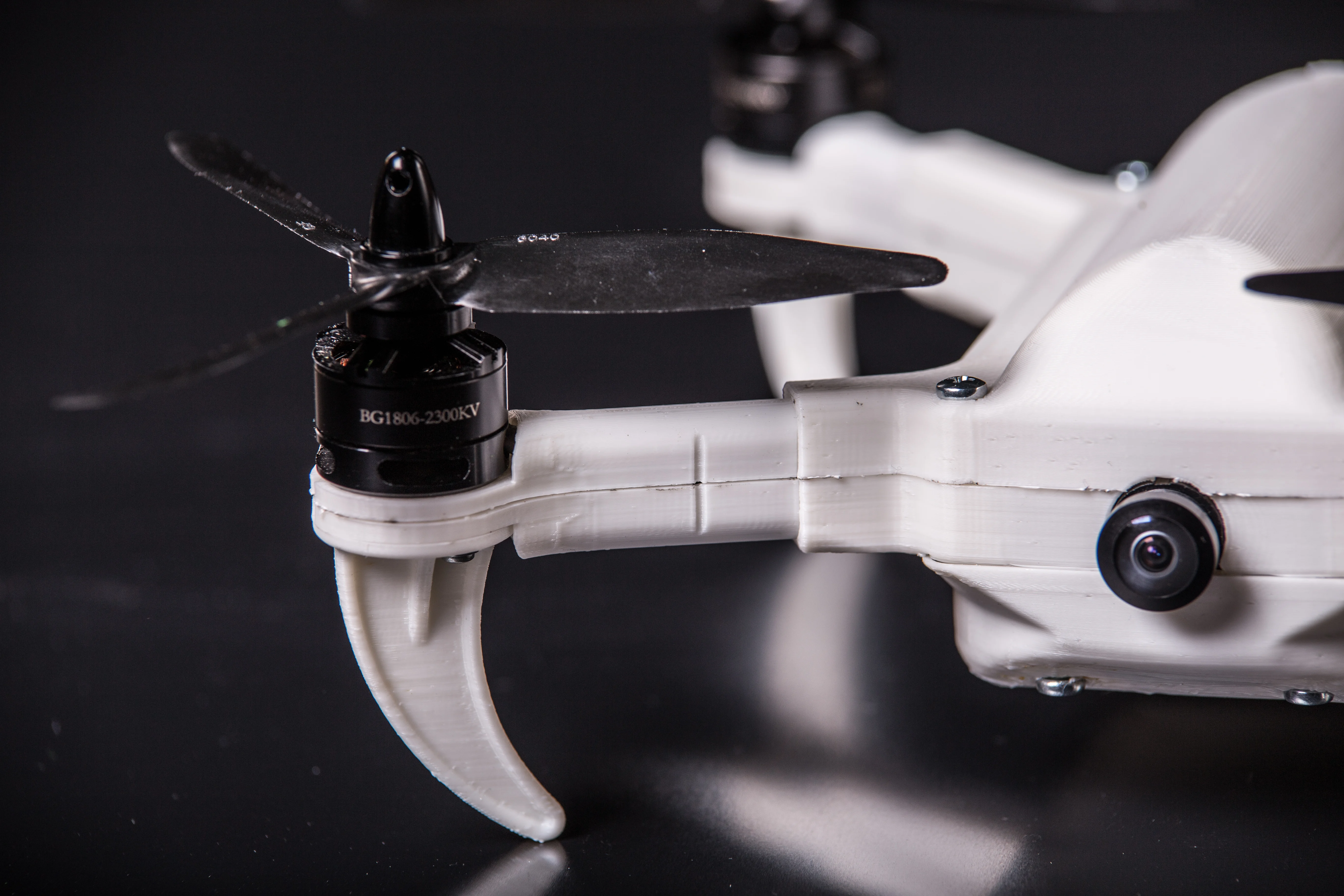 WiFree Copter, .... the Rasp.Pi lerns to fly by Android
