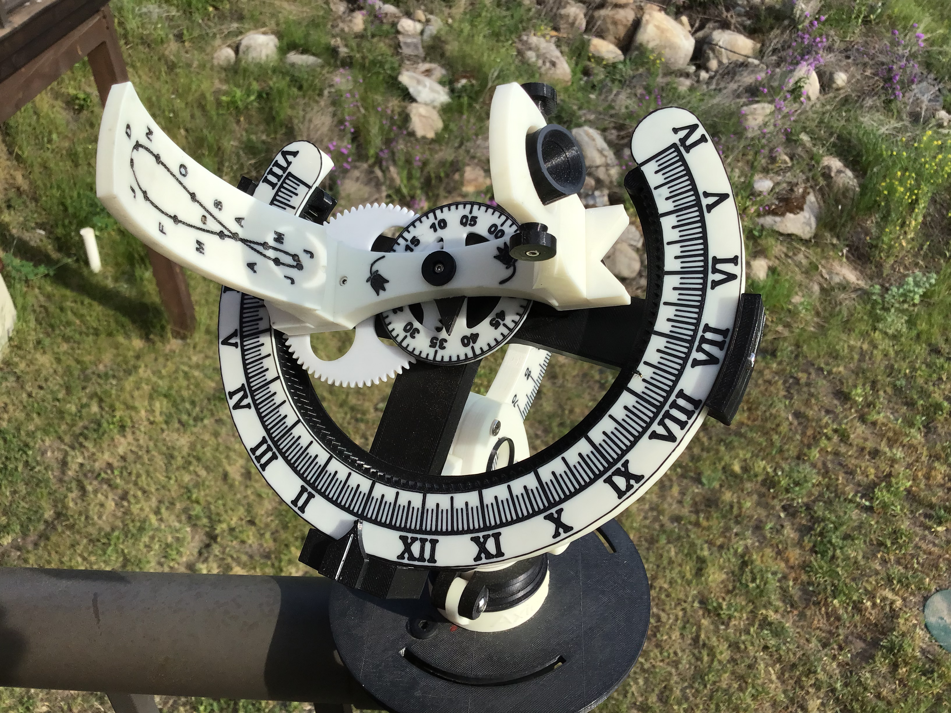 Accurate Heliochronometer Sundial 2025