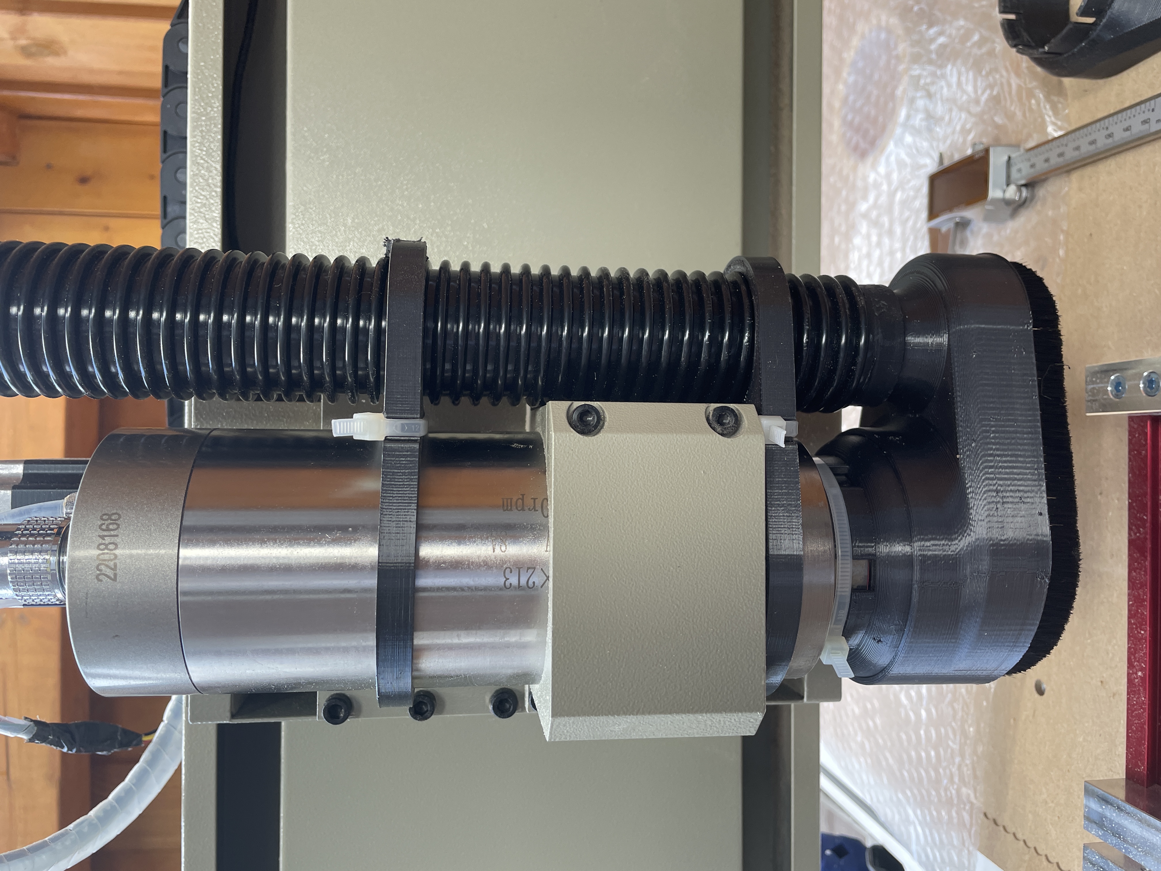 6090 China CNC Dust Boot Shoe for 2,2kw Spindel