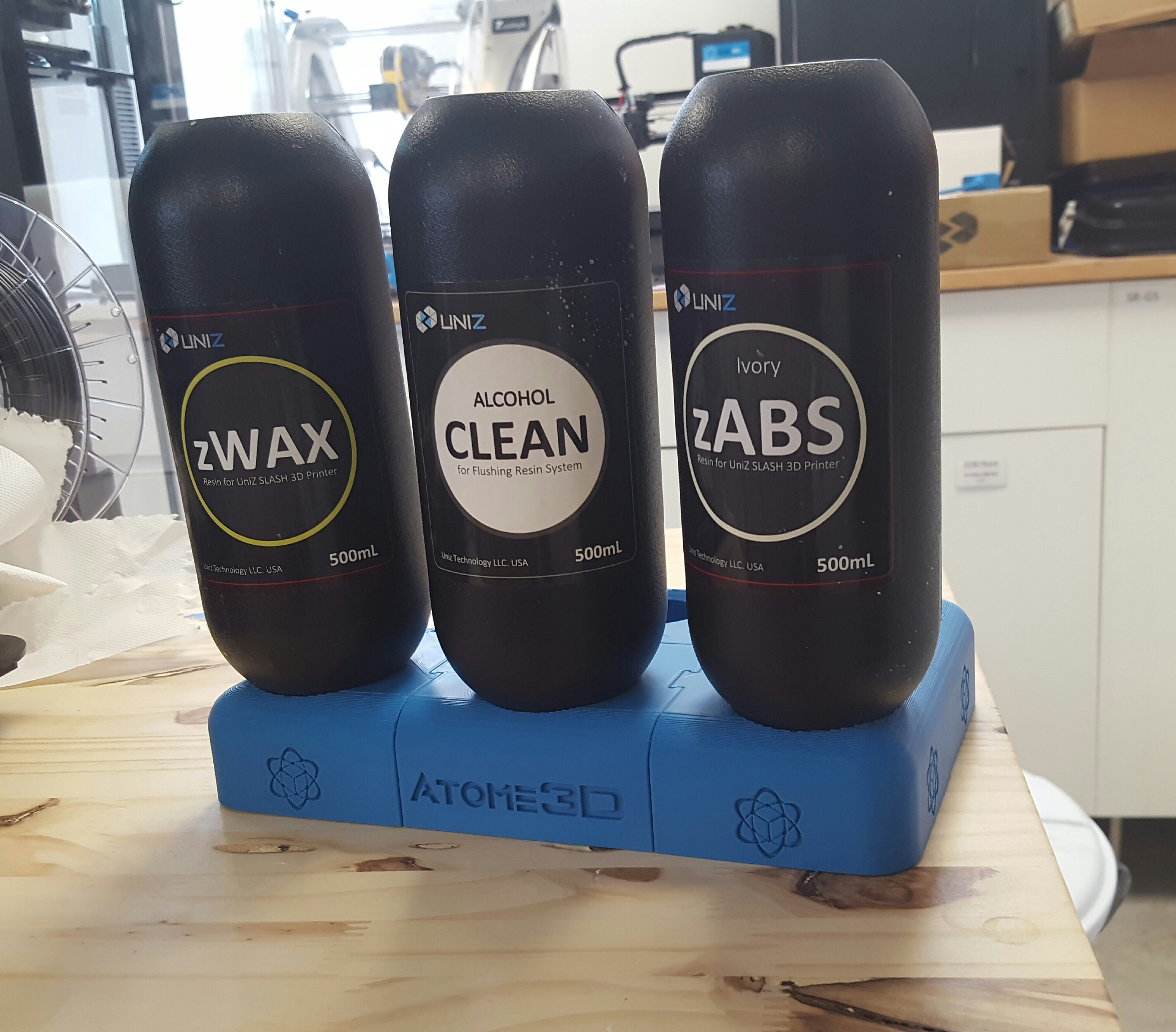 Uniz3D Slash+ Bottle Holder by Atome3D.com