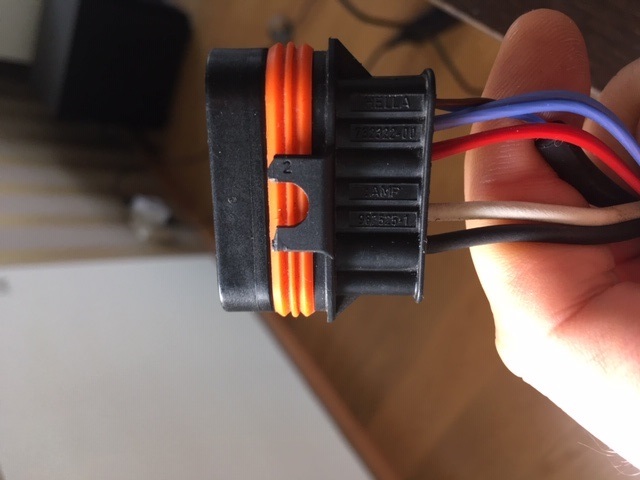Locking tabs for Eberspacher ECU connector
