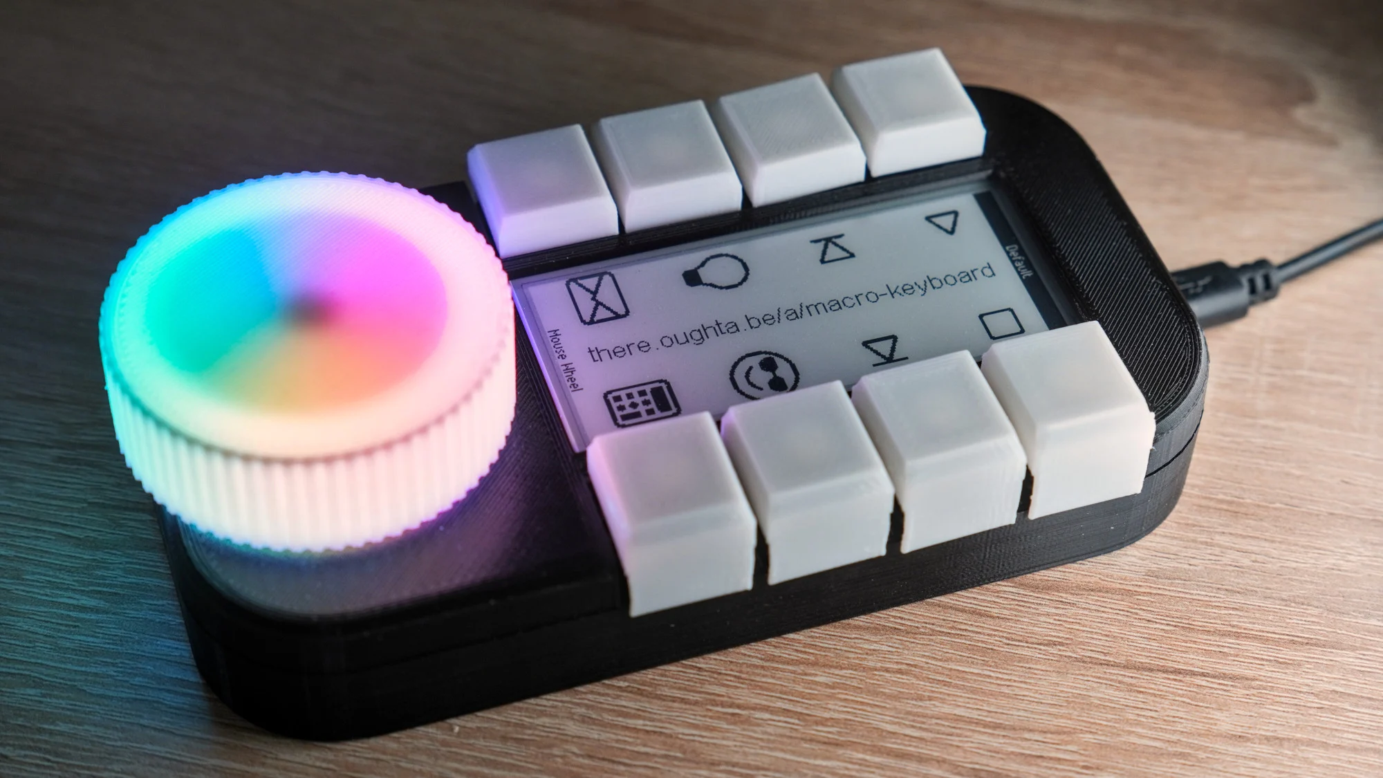 Dynamically Assignable Macro Keyboard with e-ink Display