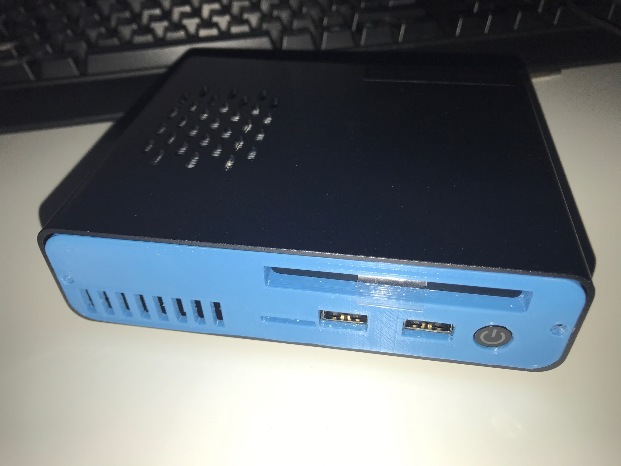 DeskPi Frontplate for SSD Hotplug