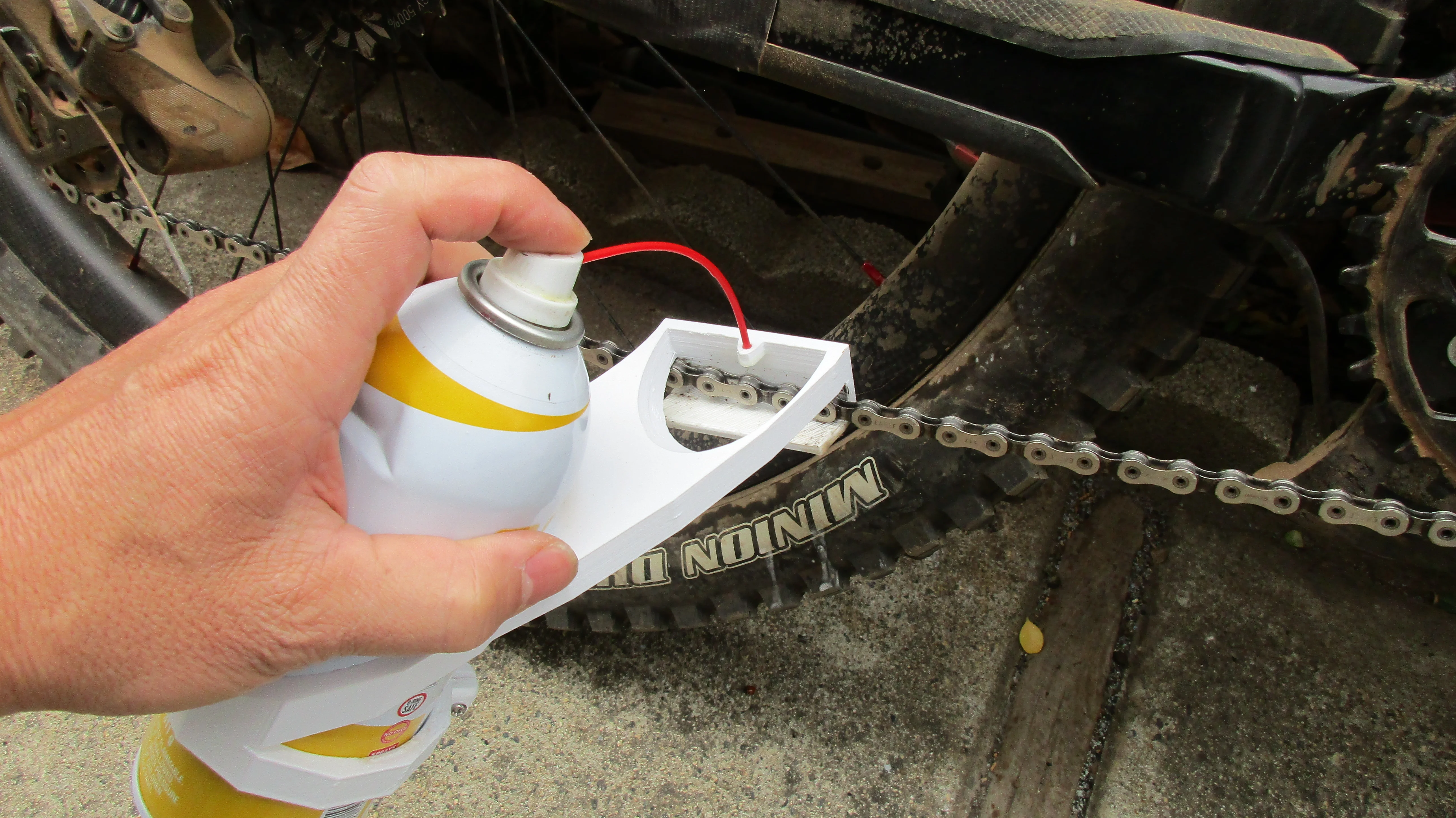 Chainsaver Aerosol spray nozzle