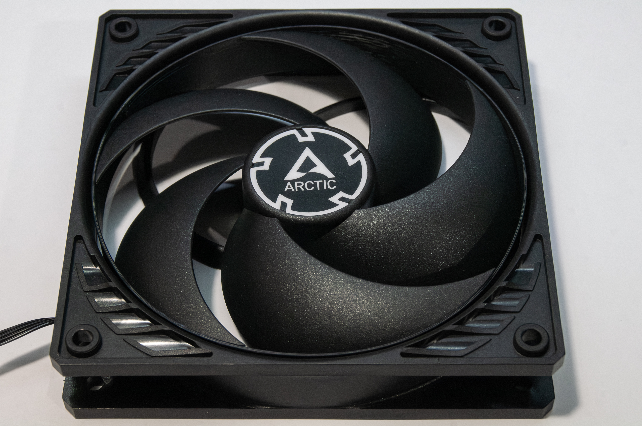 Arctic P12 Anti-resonance mod