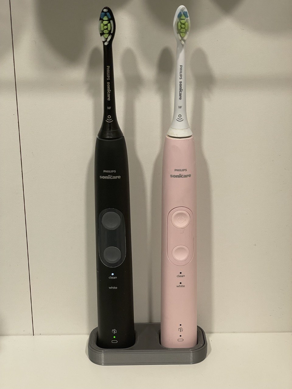 Dual holder for Phillips Sonicare