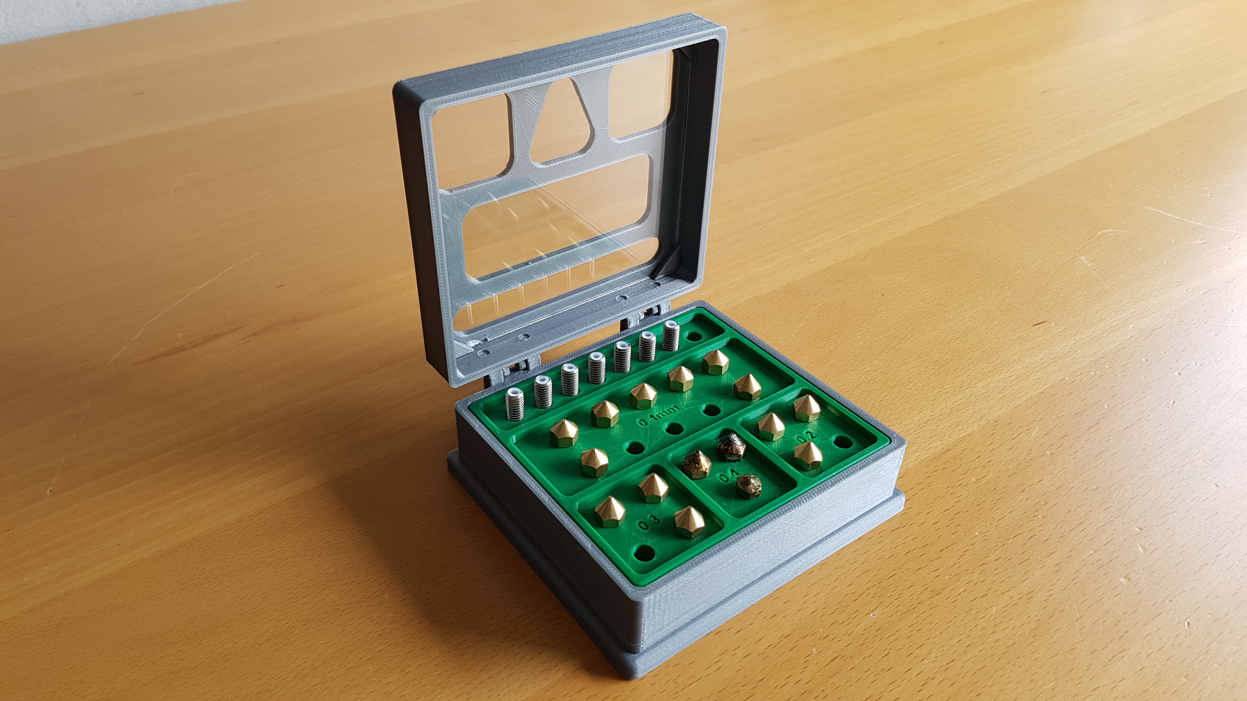 Nozzle storage case