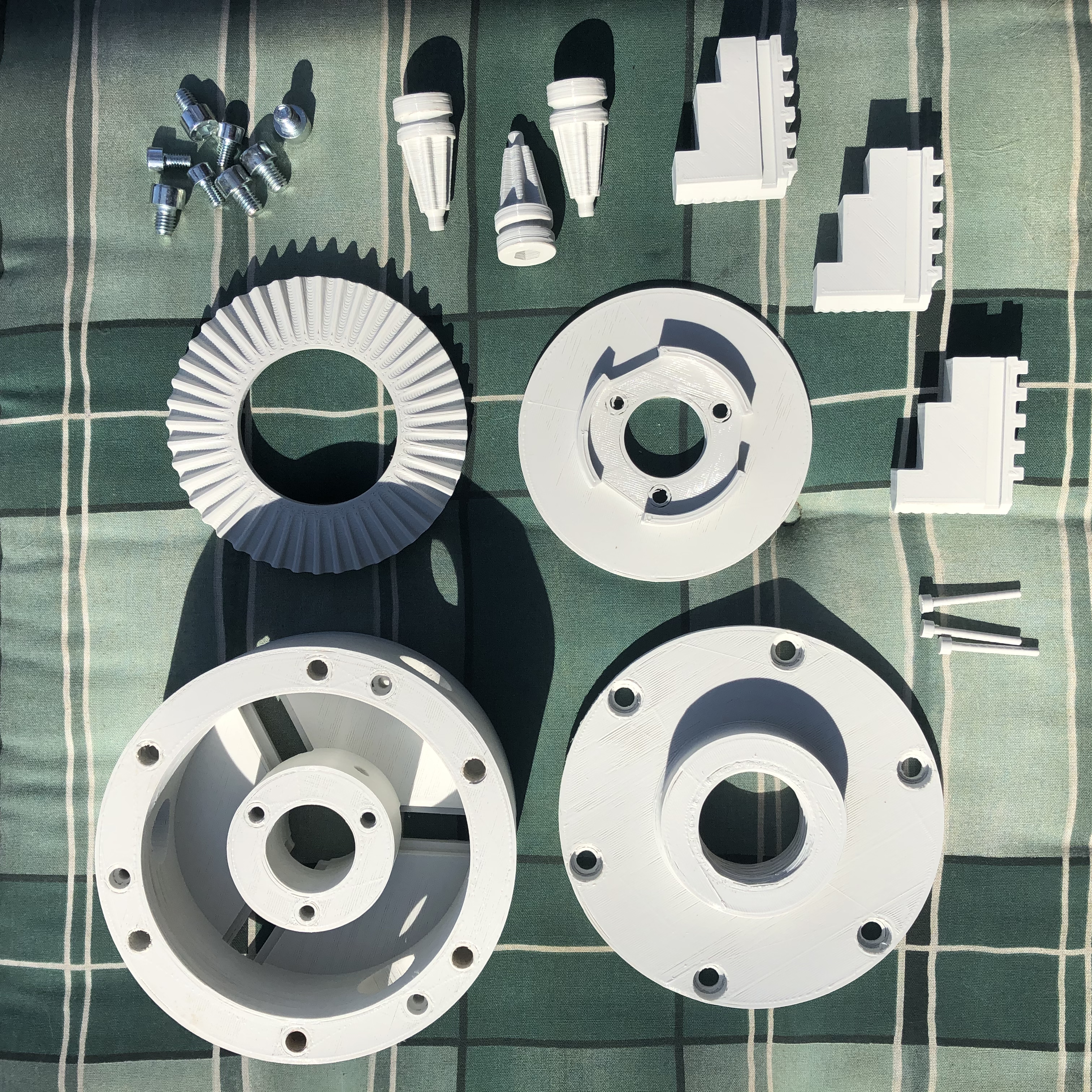 Dreibackenfutter / Three-jaw chuck