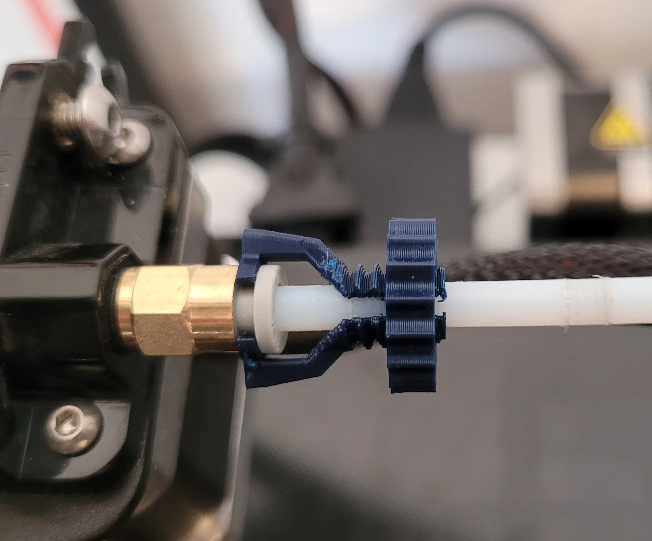 Ender 3 (or any other probably) bowden coupler clip extruder fitting