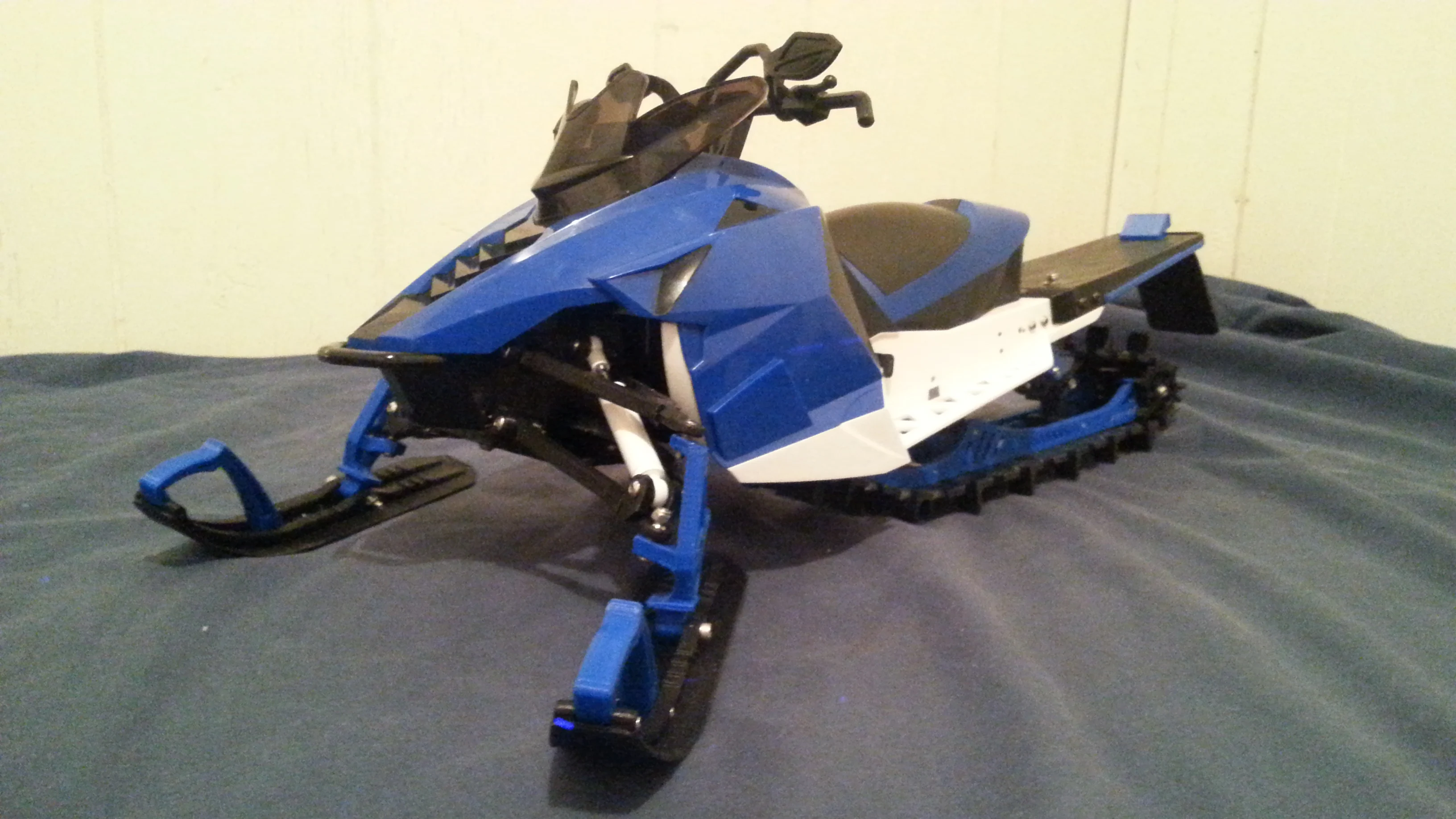 RC Yamaha Sr Viper 1/6 Modding Parts
