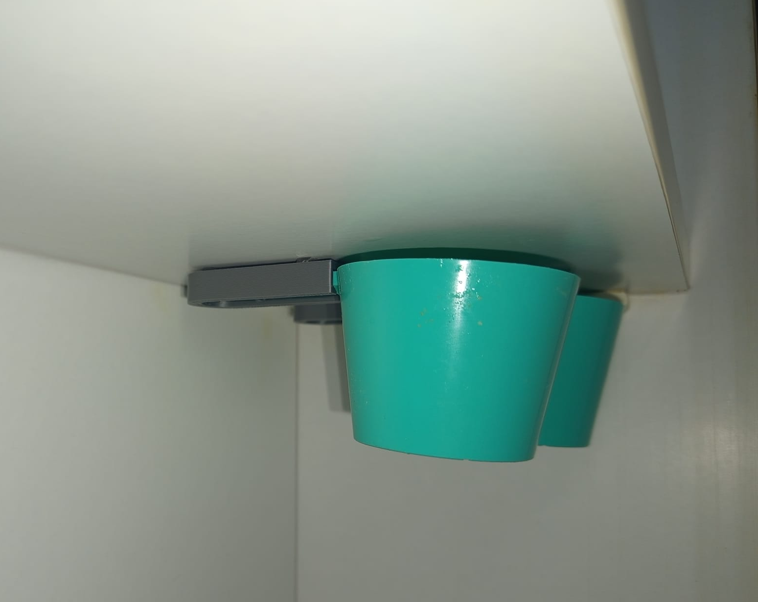 Jimmy Joy Scoop Clip – Vertical/Horizontal Hanging Holder