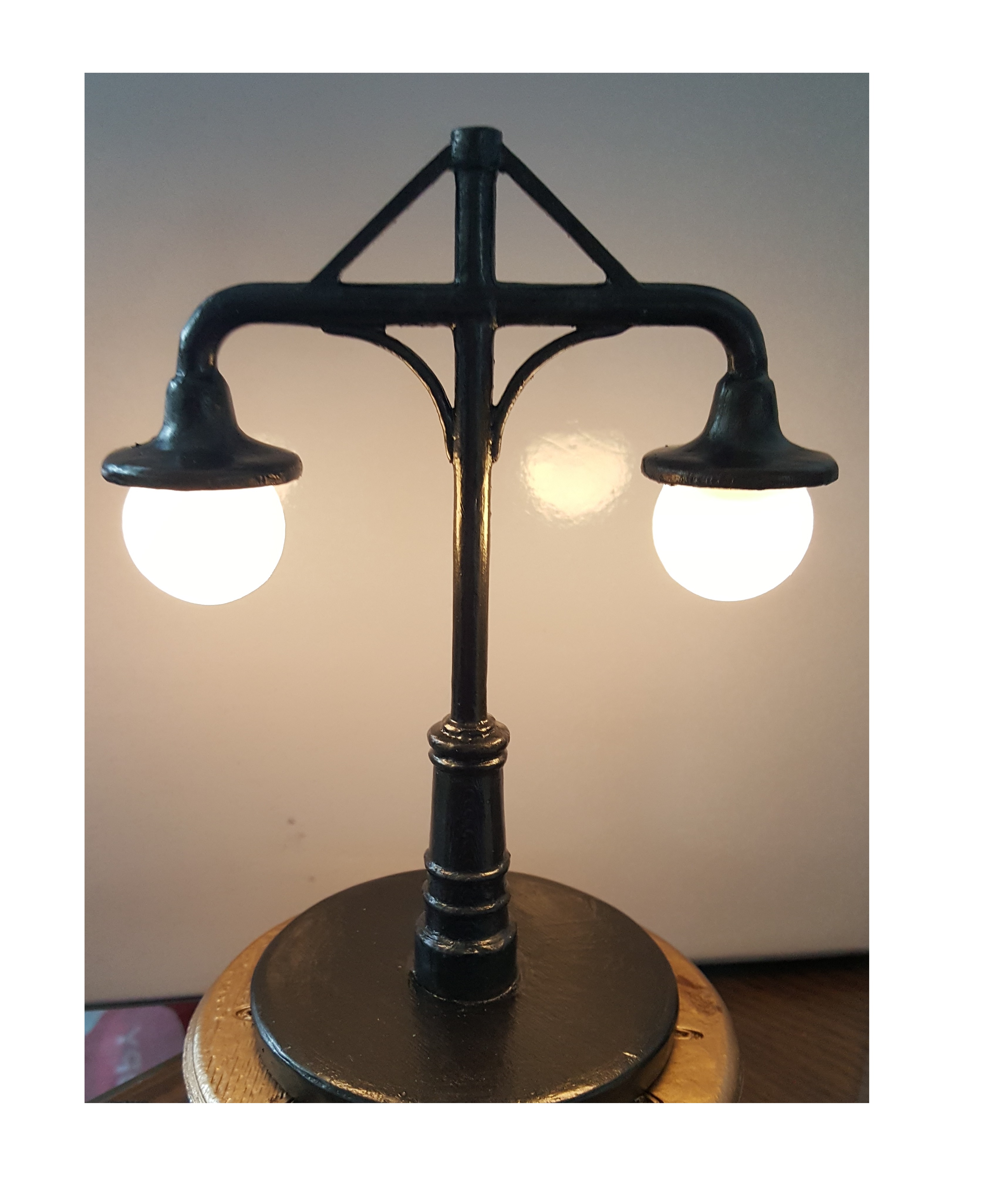 Streetlamp "Lantern Double-Head_Resized" Blub Cover & Stand