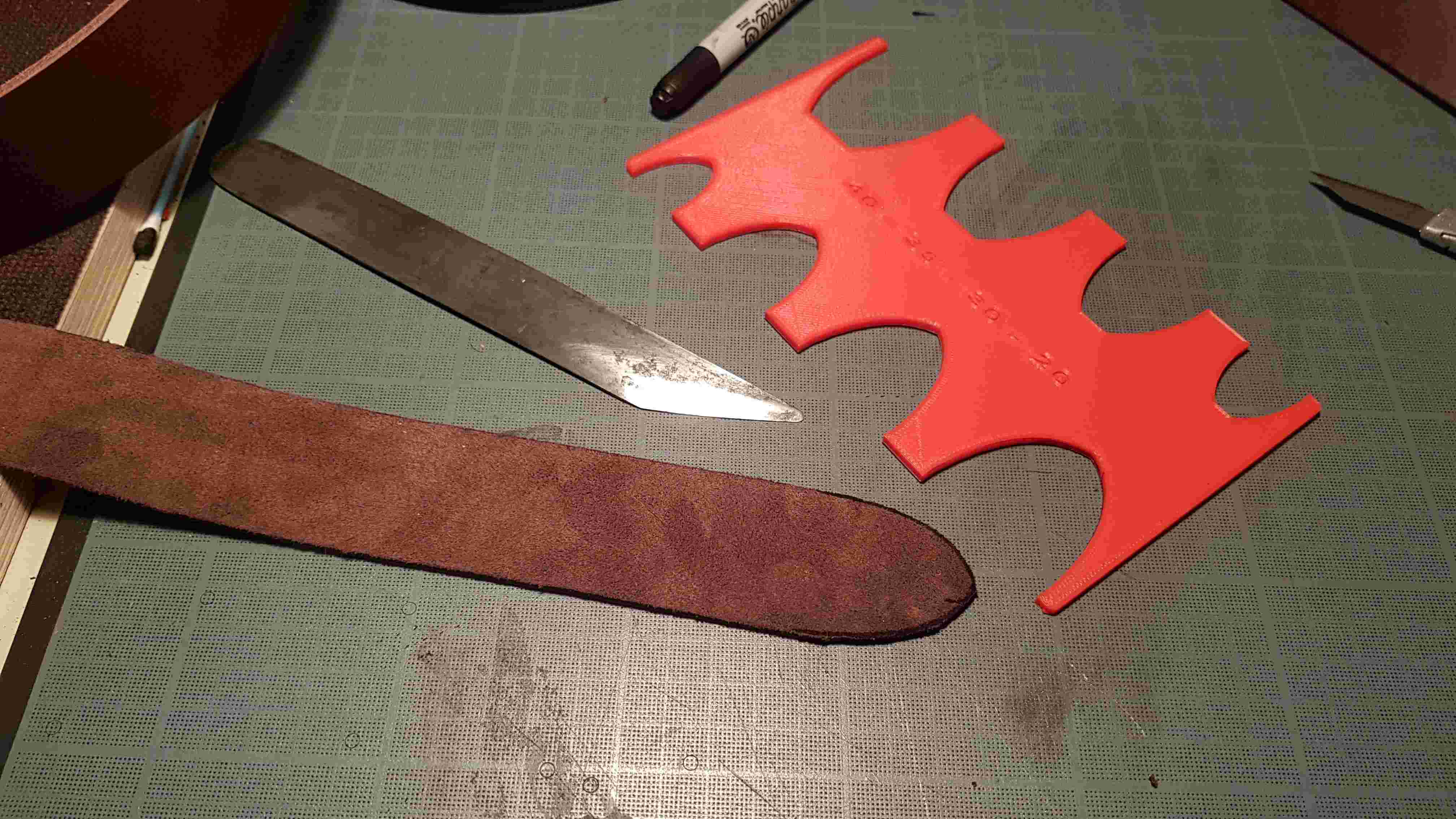 Leather belt cutting template