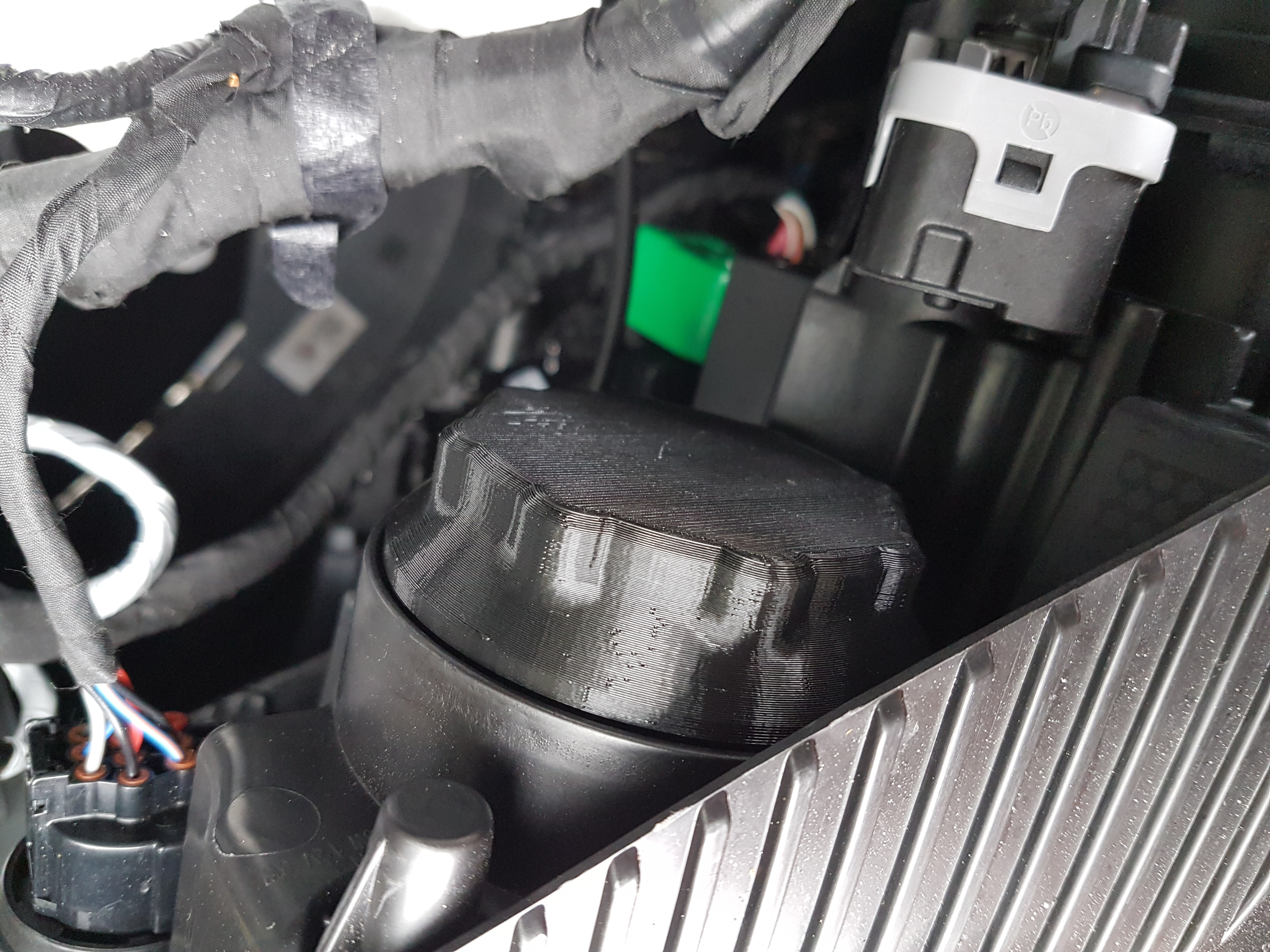 Extended cover for high beam bulb Hyundai Ioniq