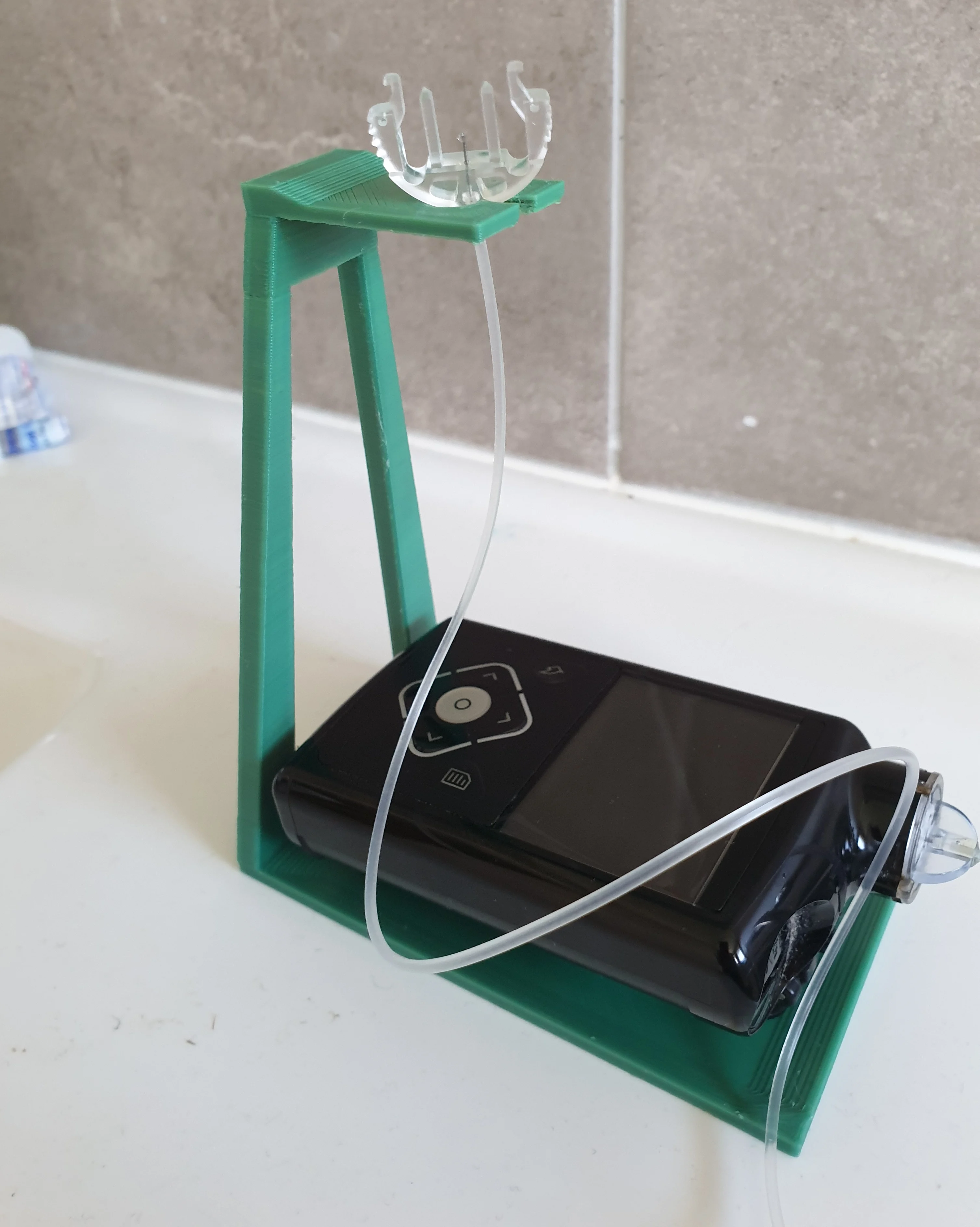 Insulin pump stand