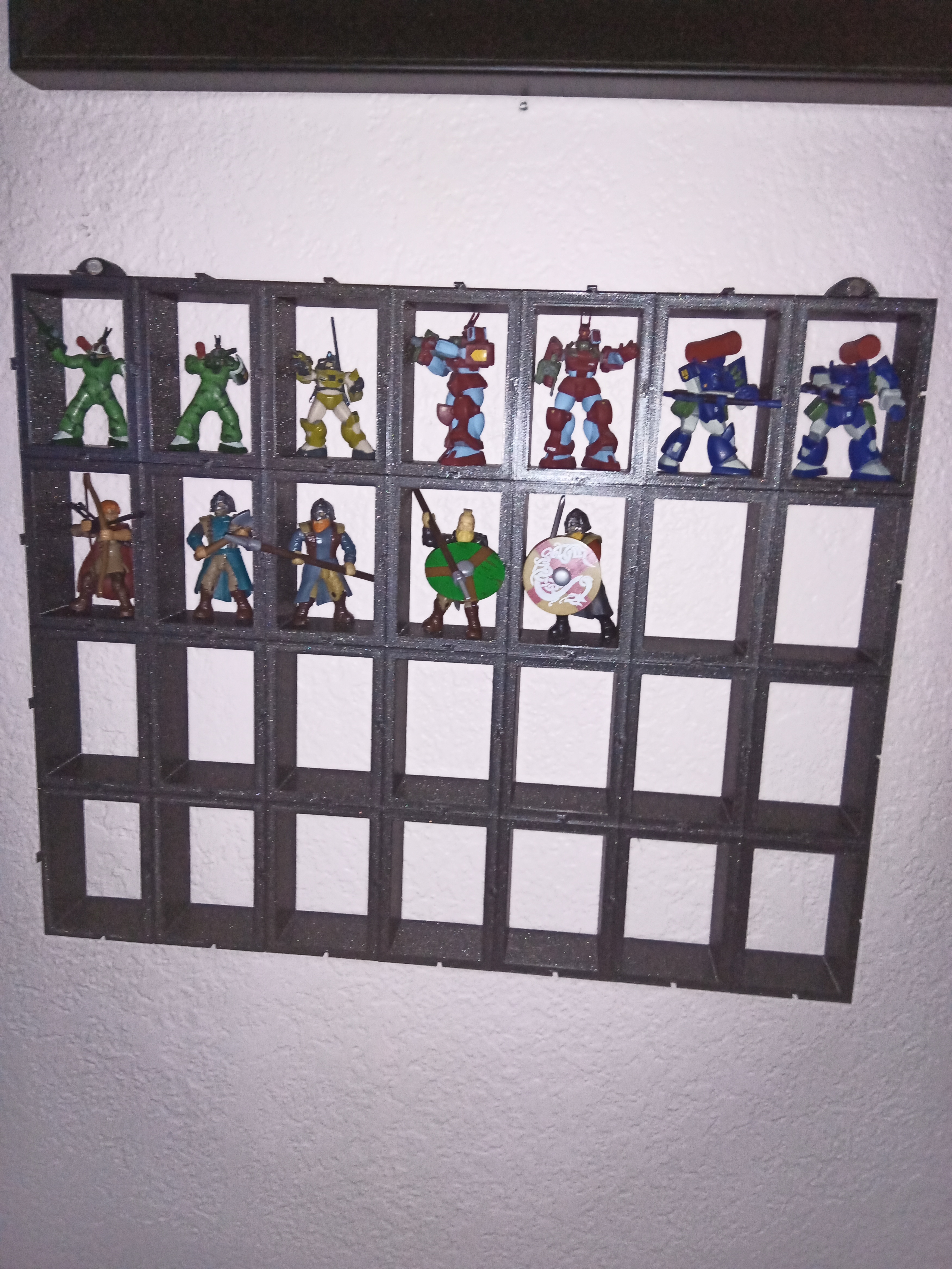 Modular figure display box