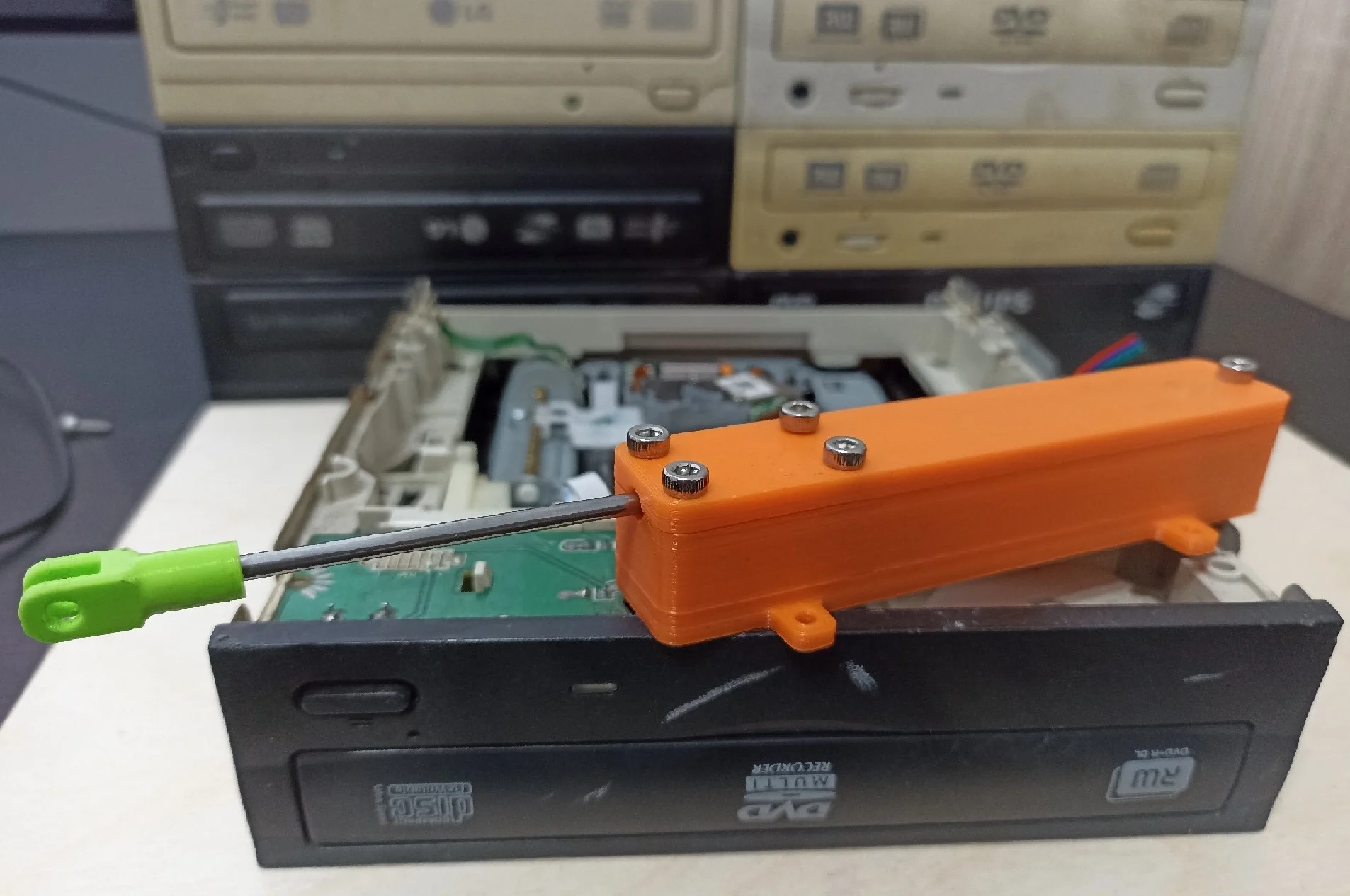 Linear actuator with stepper motor from cd/dvd optical drive
