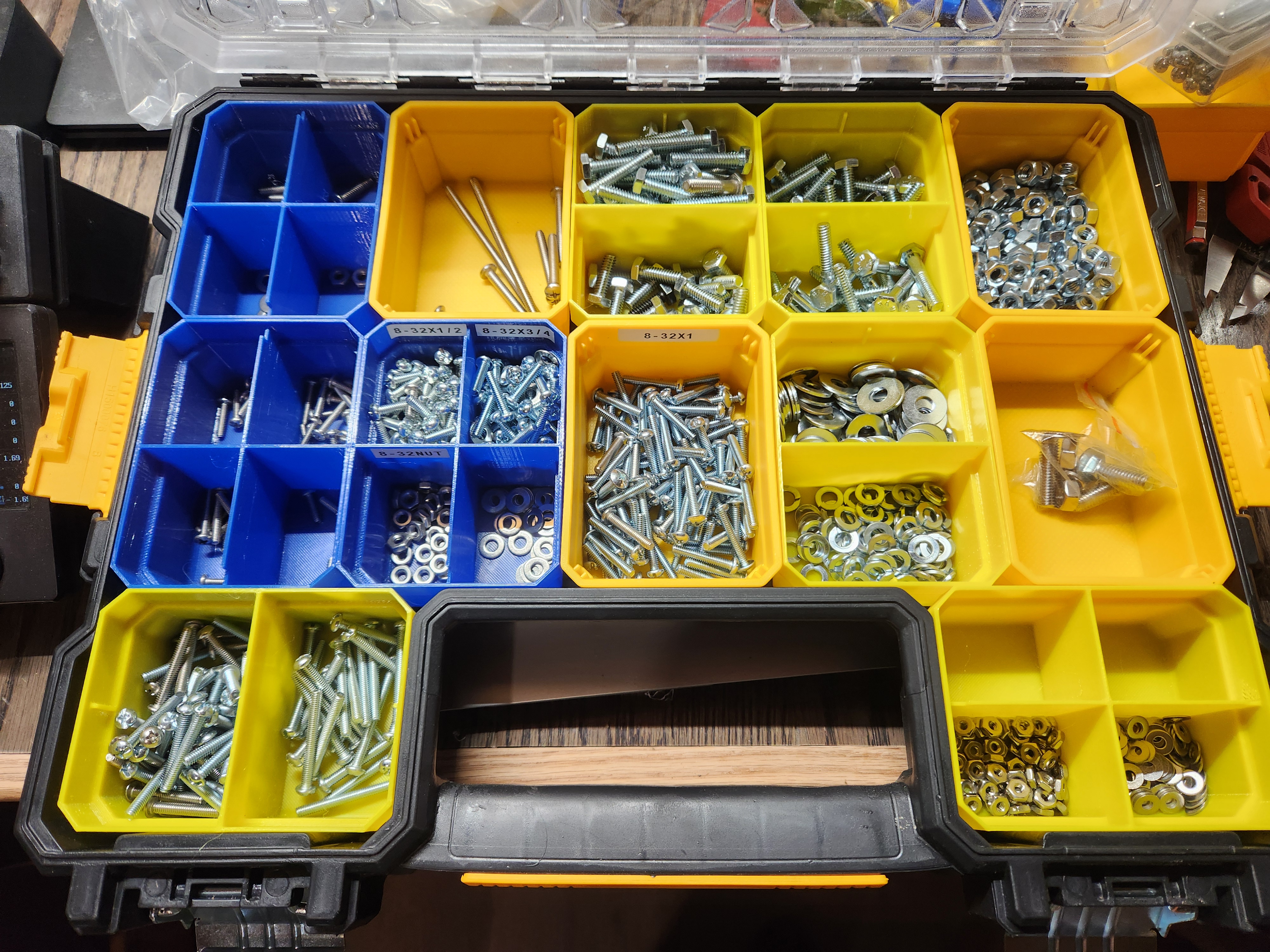 Dewalt Pro storage cups