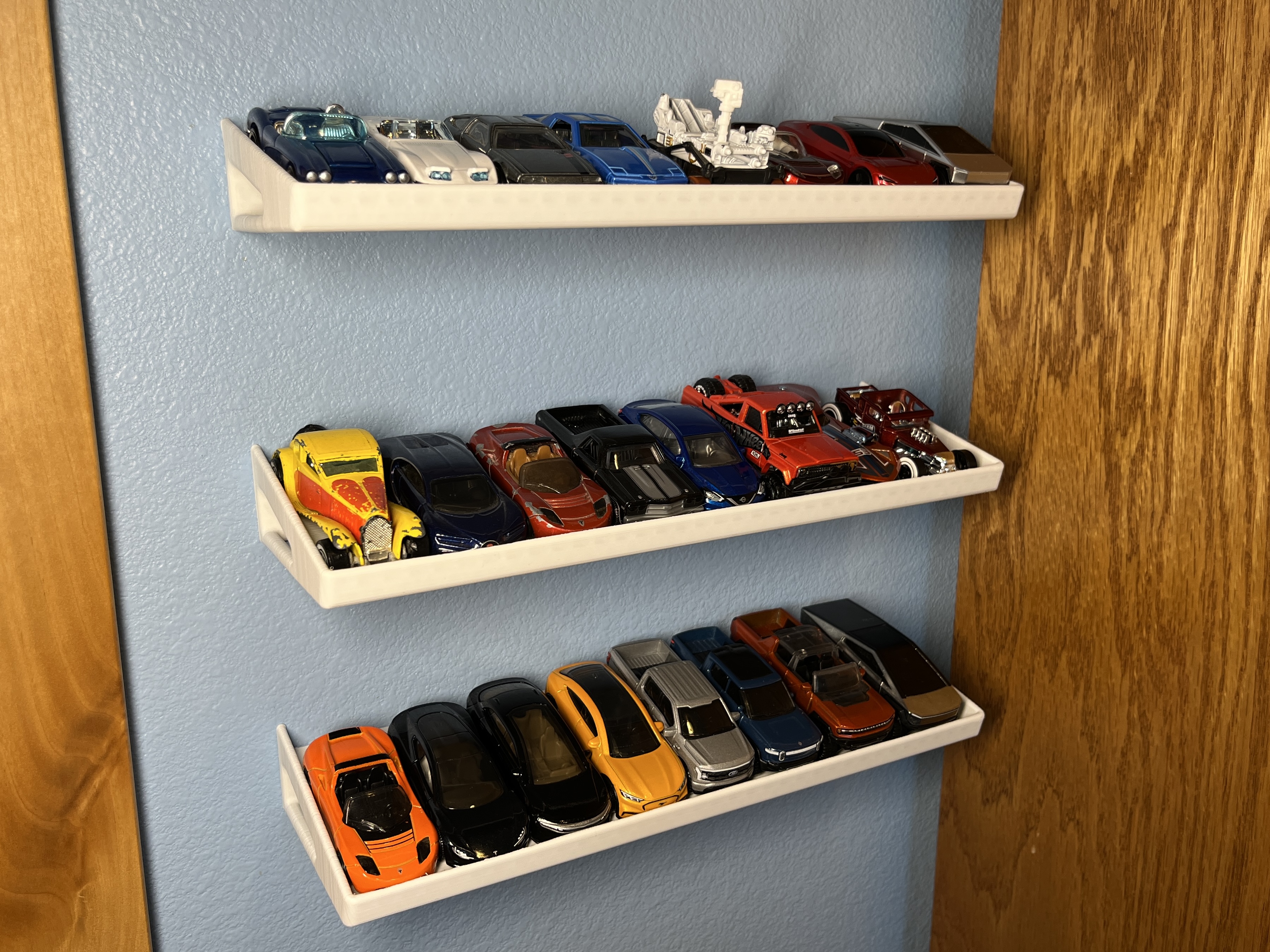 1:64 Die-Cast Car Shelf