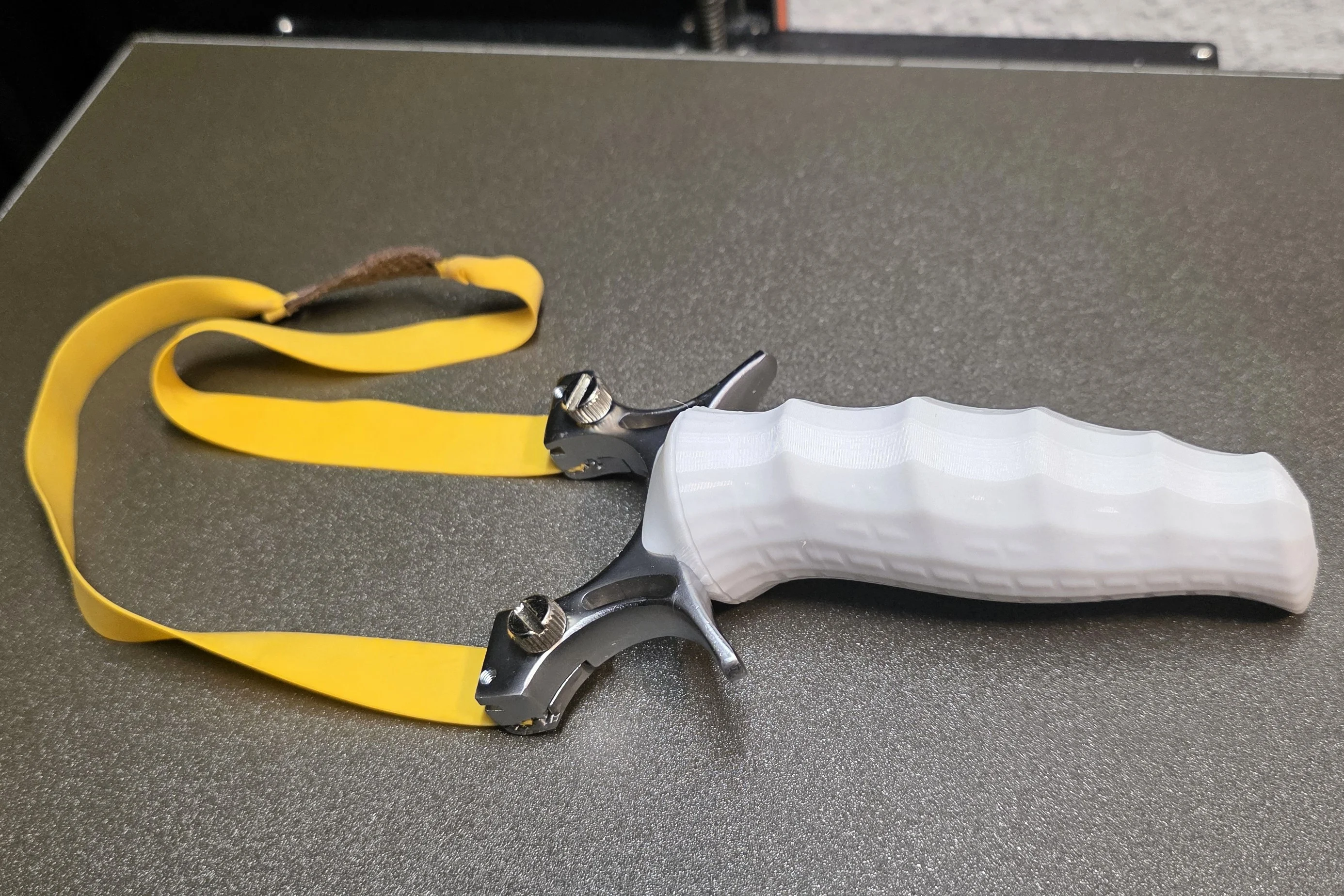 Ergonomic Handle for Slingshot Conversion | Ergonomischer Griff für Katapult-Umbau