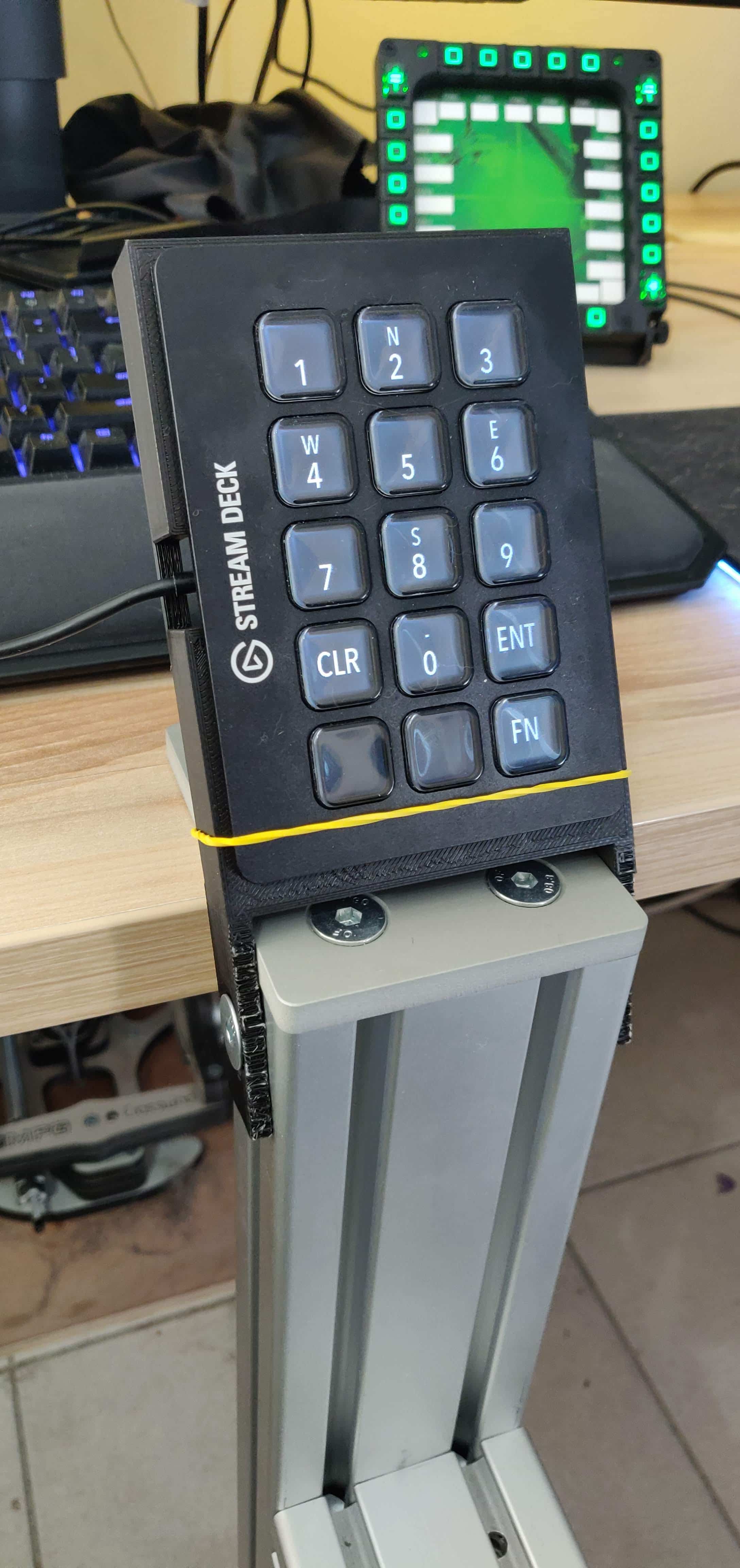Streamdeck vertical monstertech mount