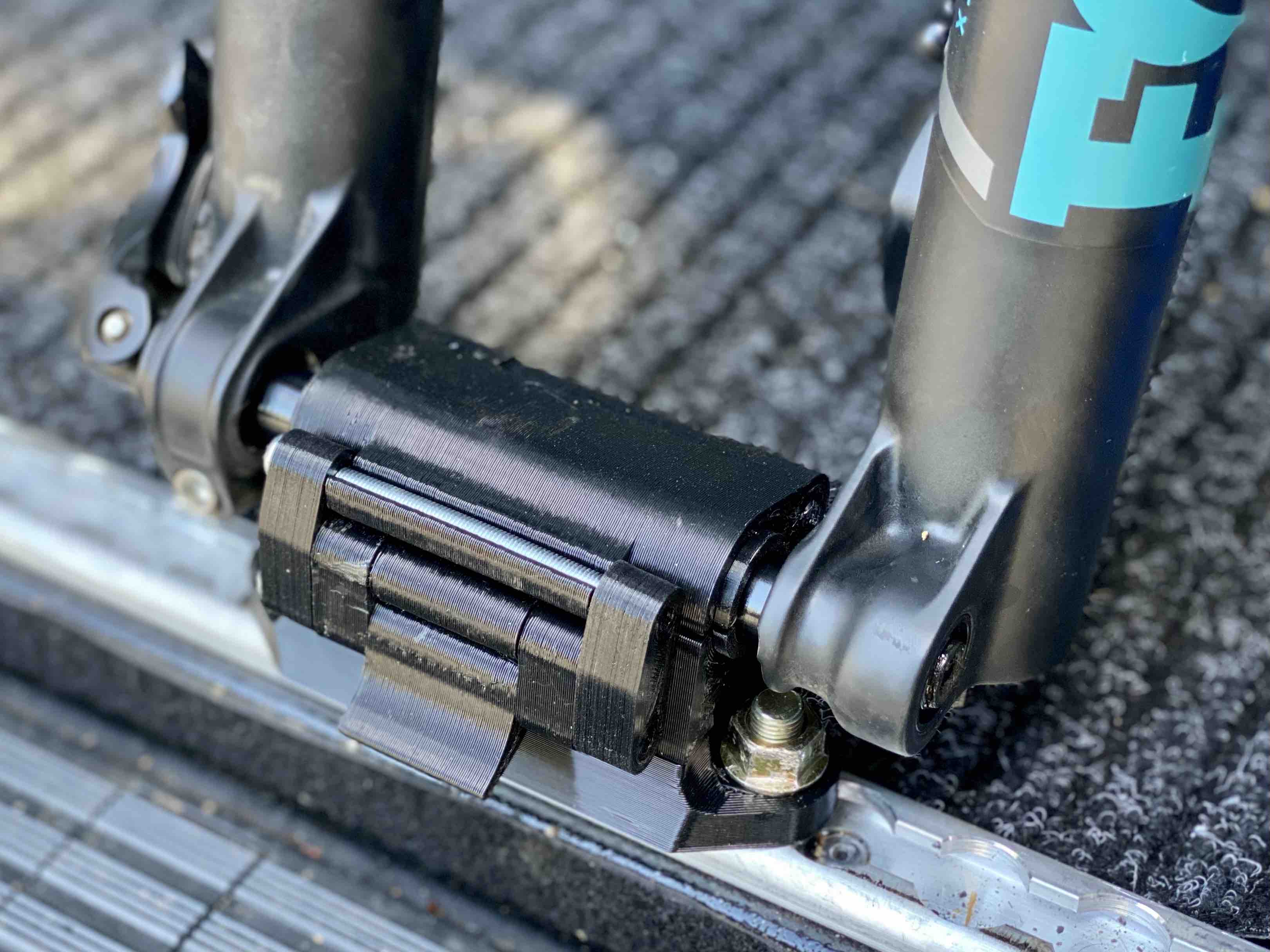 Bike Thru-Axle Clamp Mount