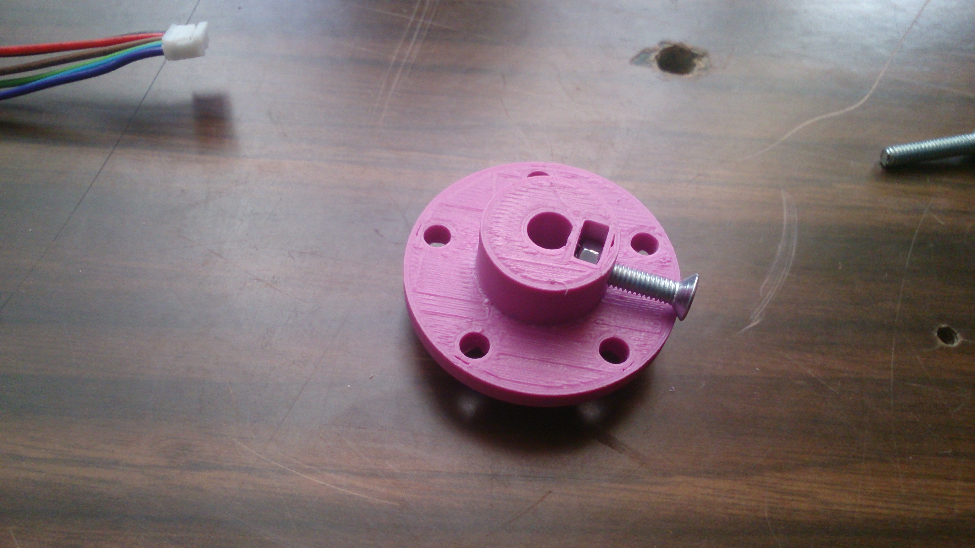 Customizable wheel hub