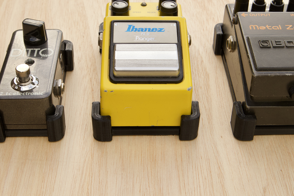 Guitar Effects Pedal Bracket (Resizable)