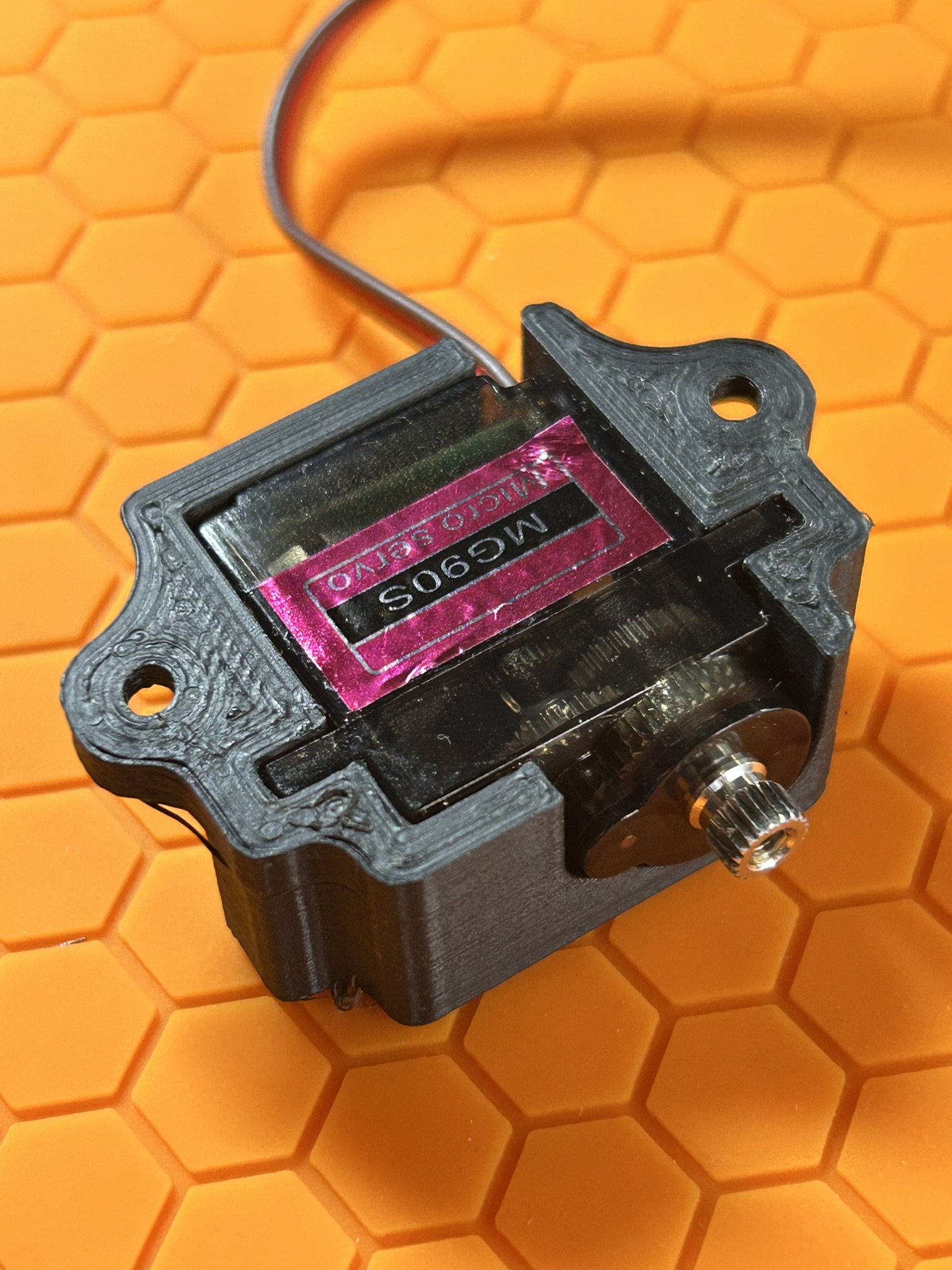 support servomotor MG90S