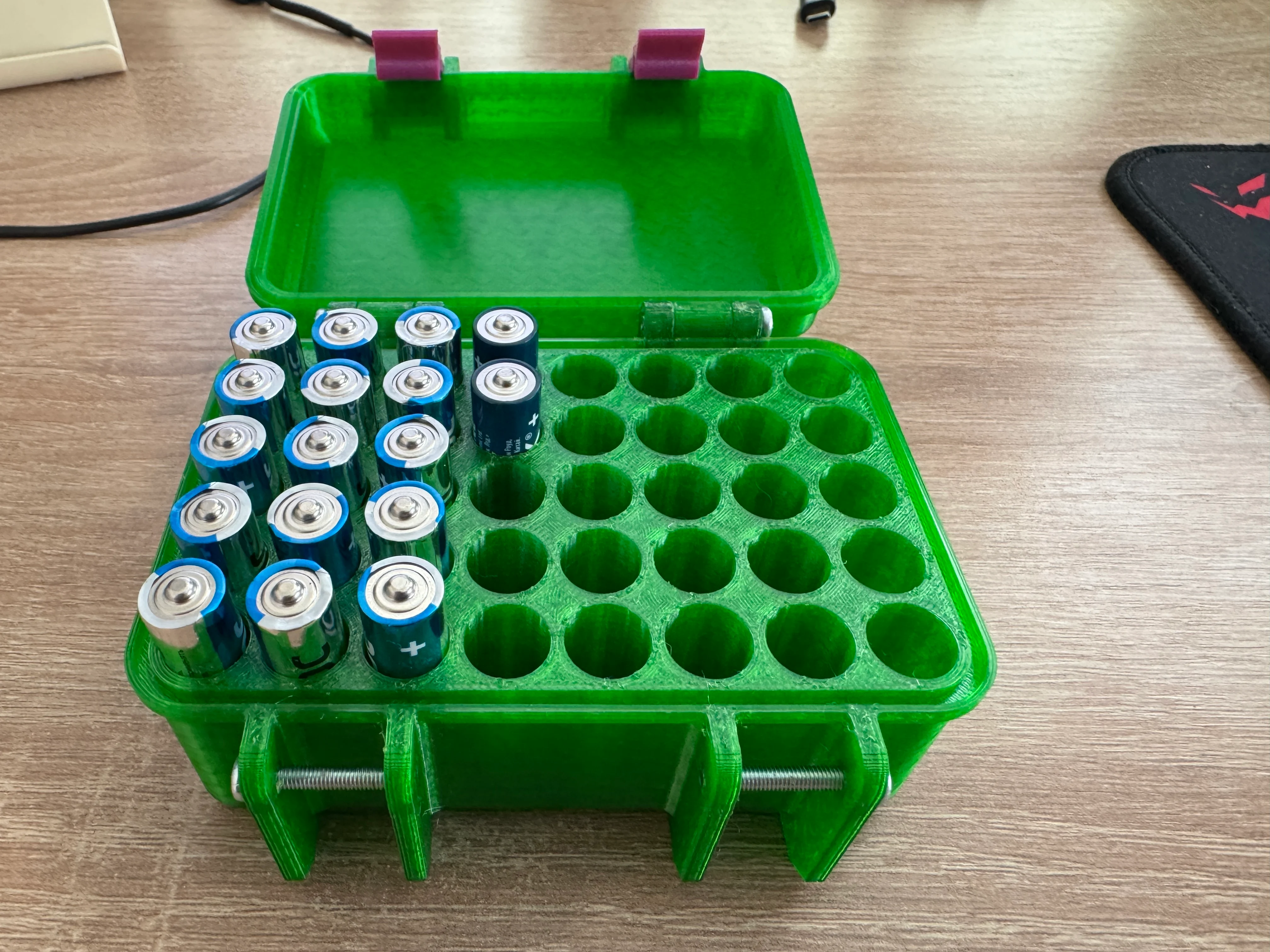 Parametrical Battery Case (Solidworks)
