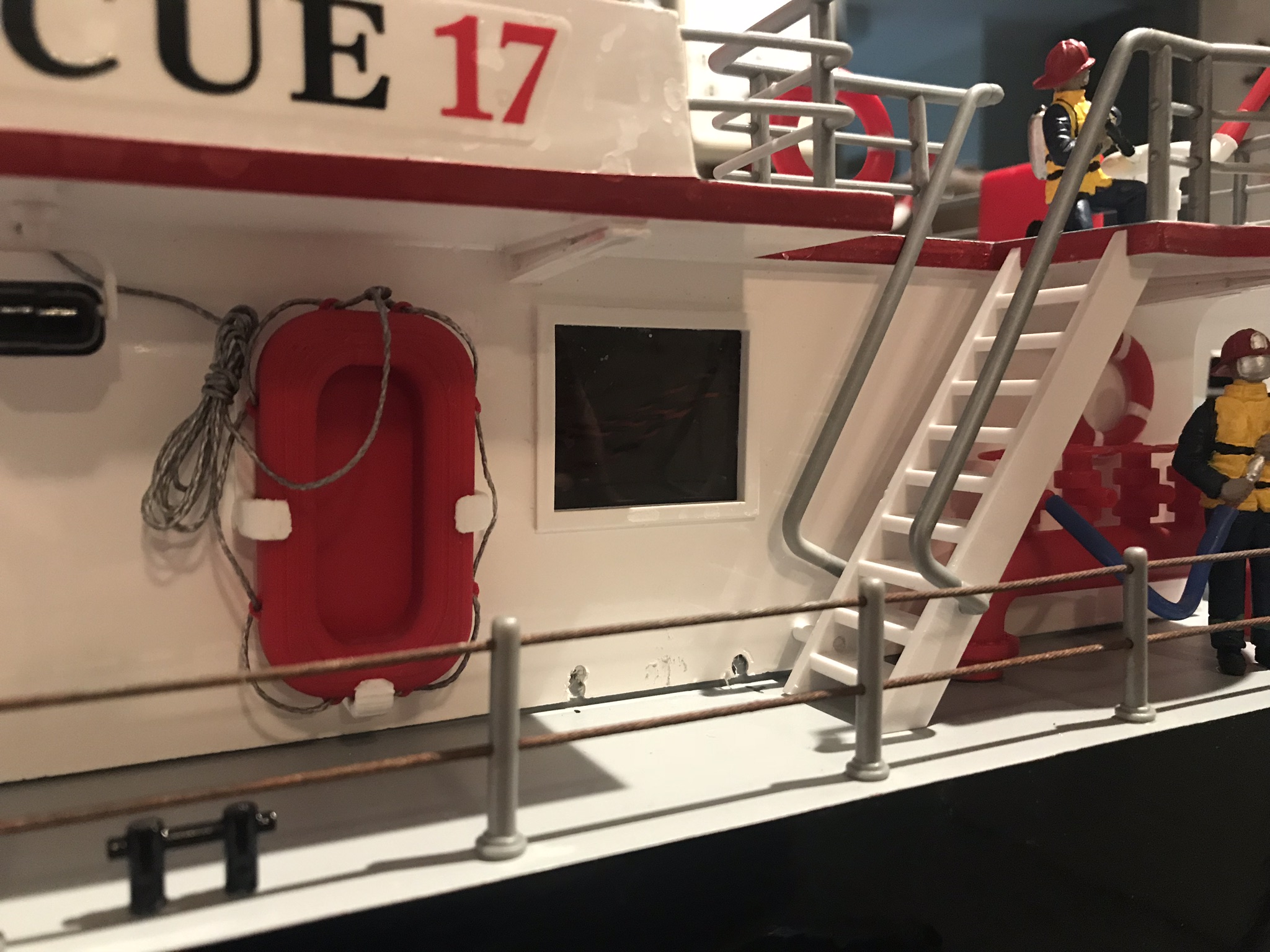 Lifebuoy (1/32 scale) & mounting cradle