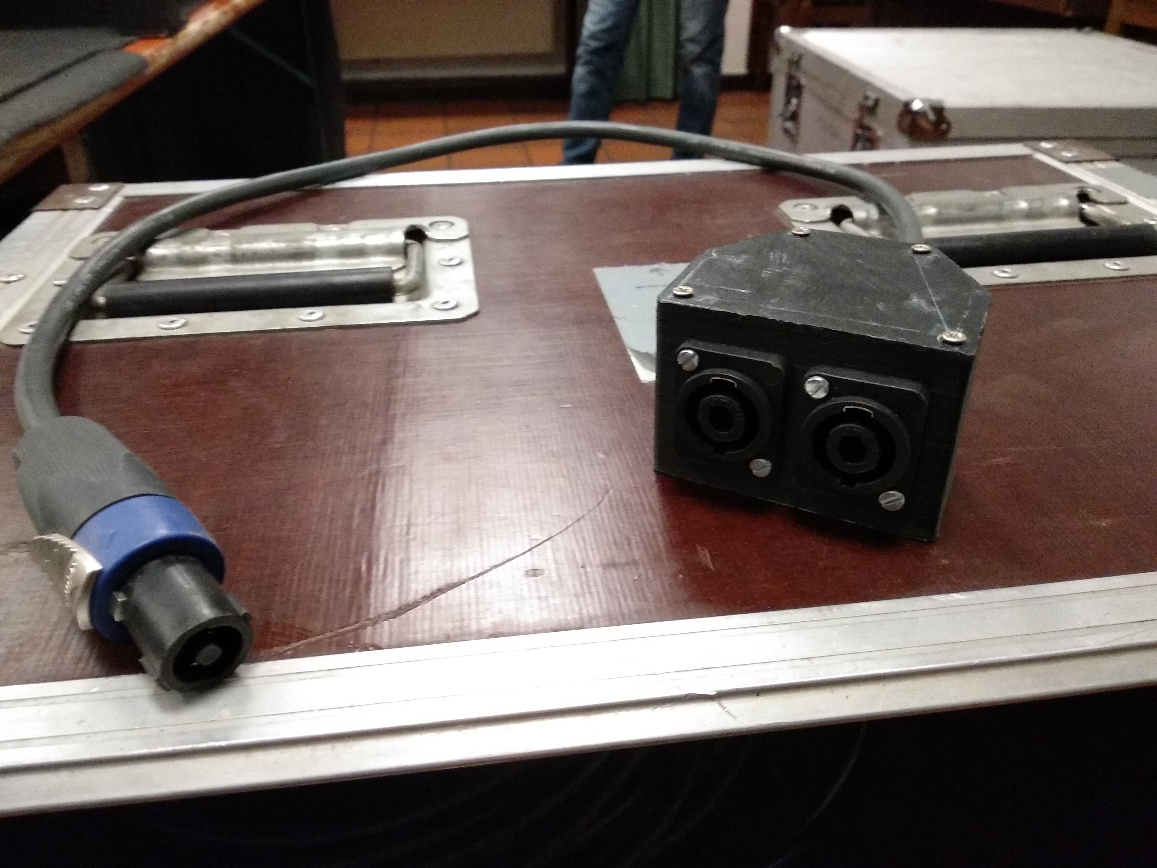 Speakon Y - Adapter