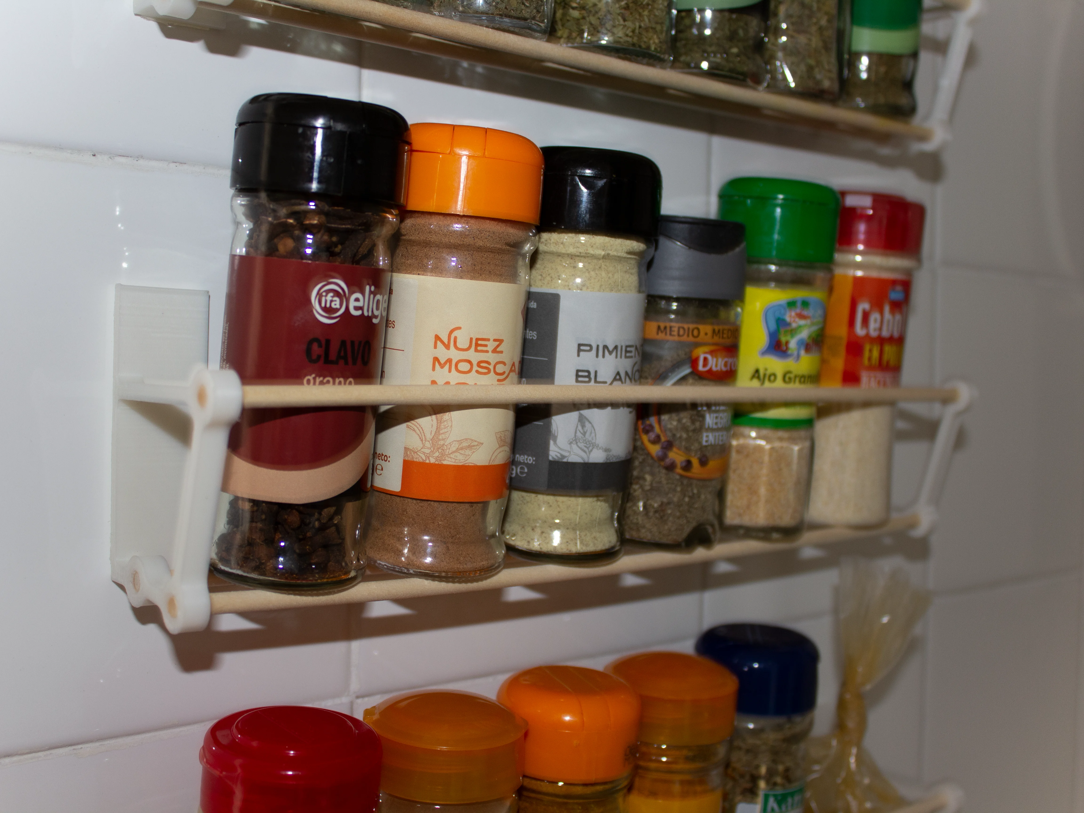Minimalistic spice rack (customizable)