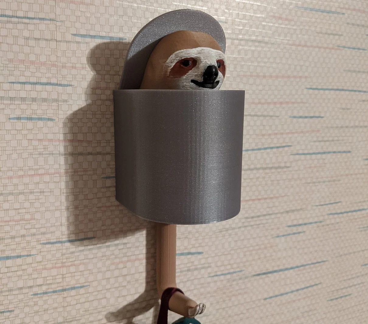 Ease-up sloth hook