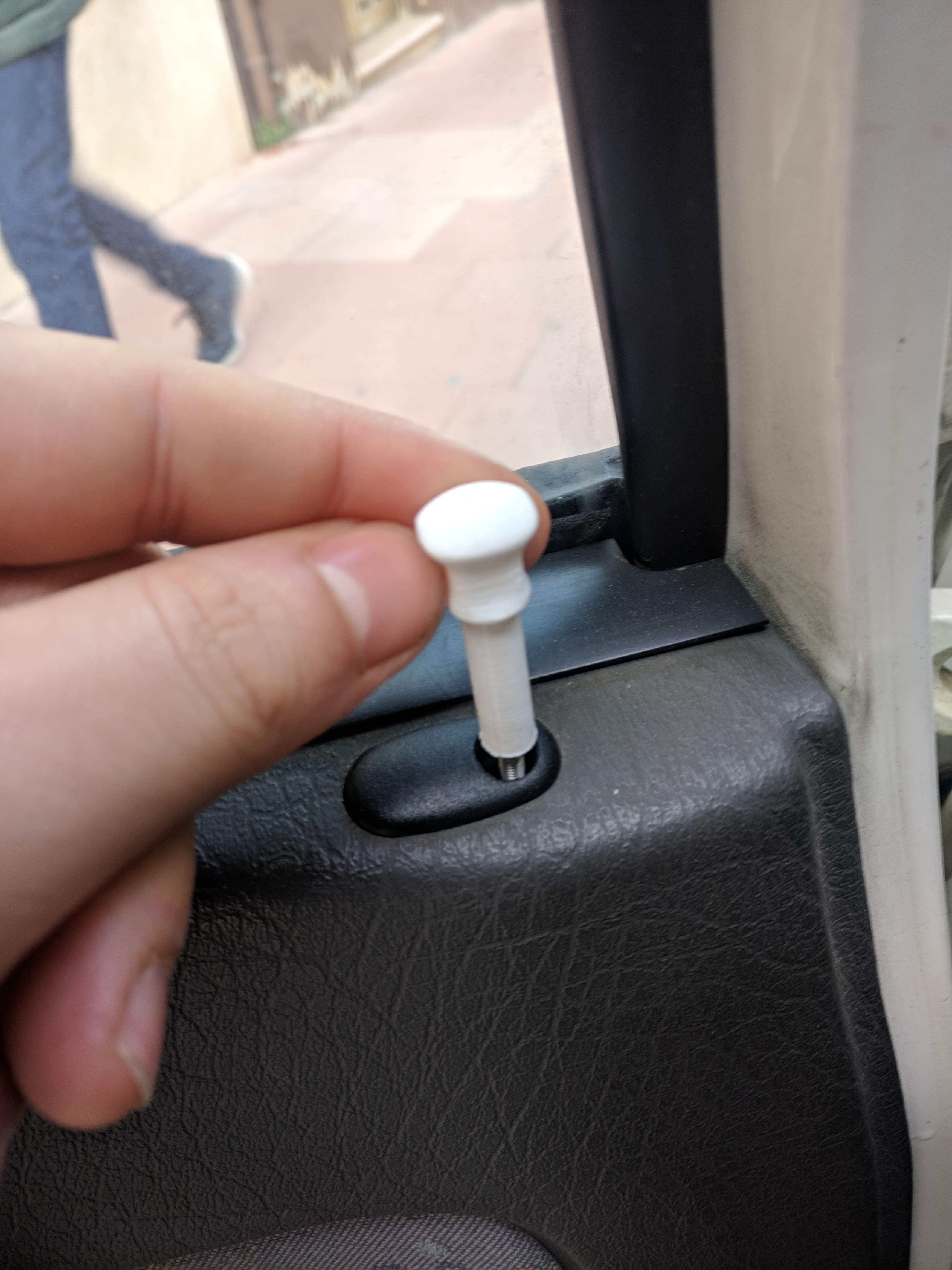 Car door handle / hammer / actuator