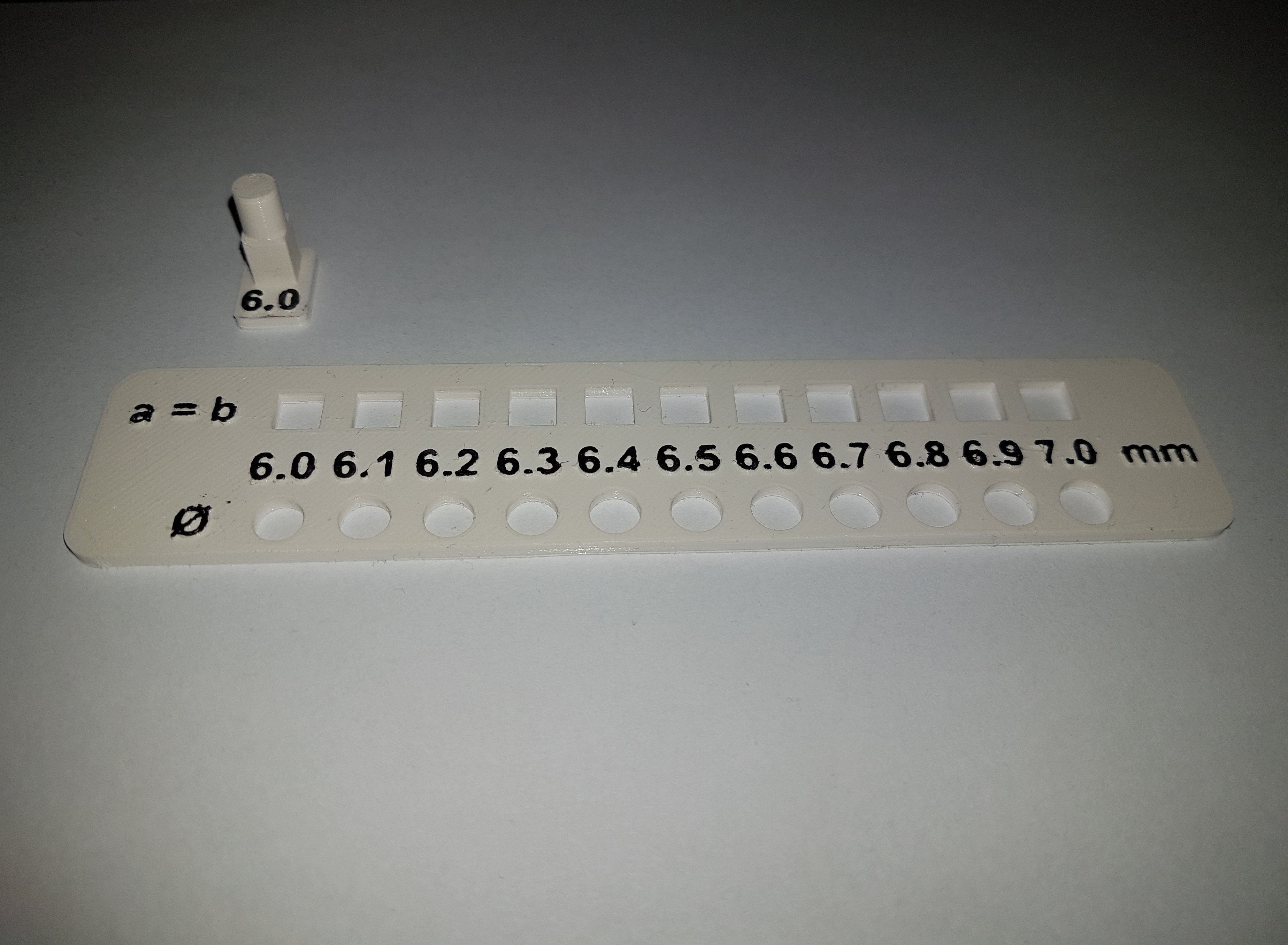 Hole Dimension-/Calibration-Test