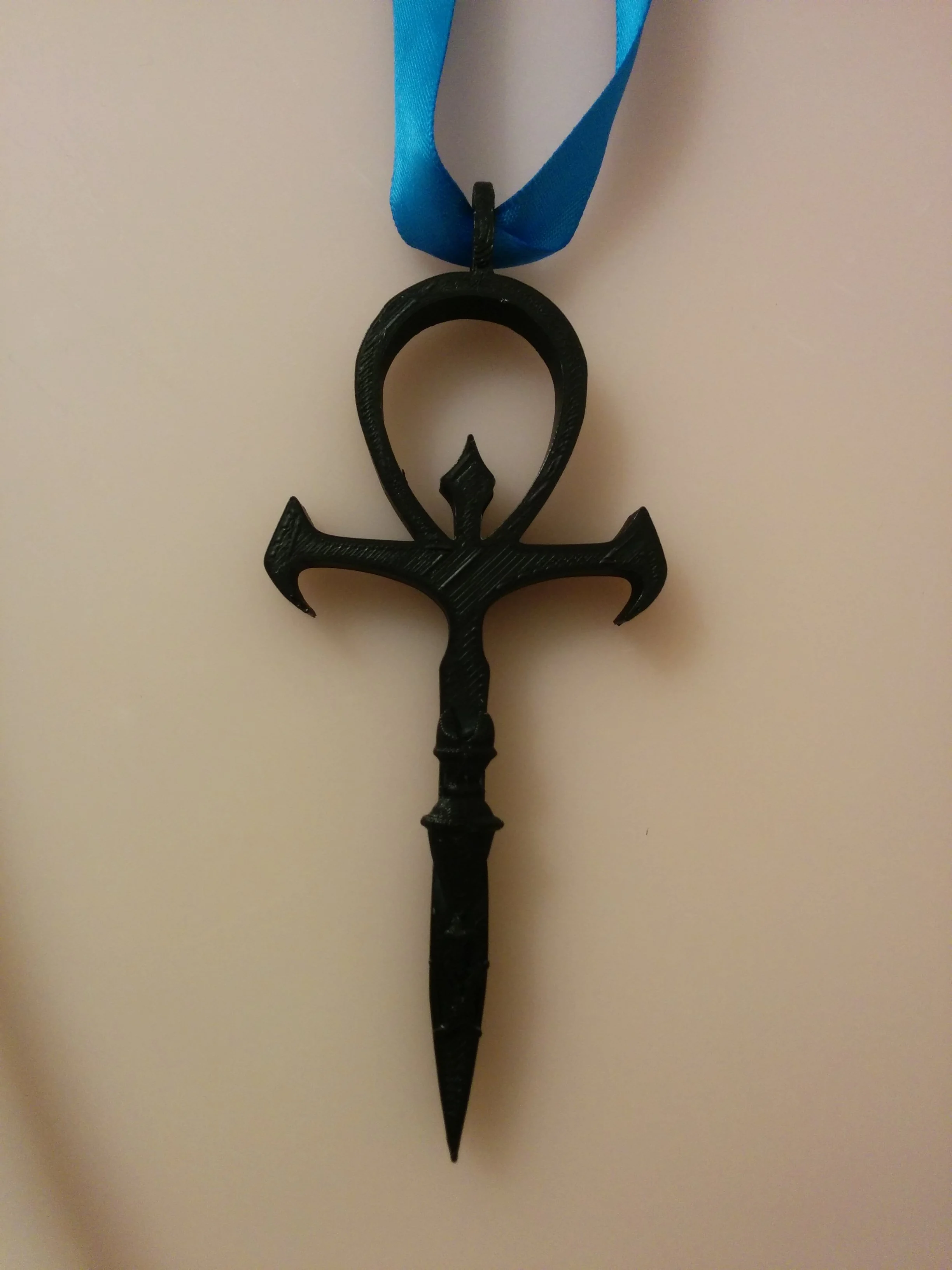 Trimmed Vampire Ankh Pendant