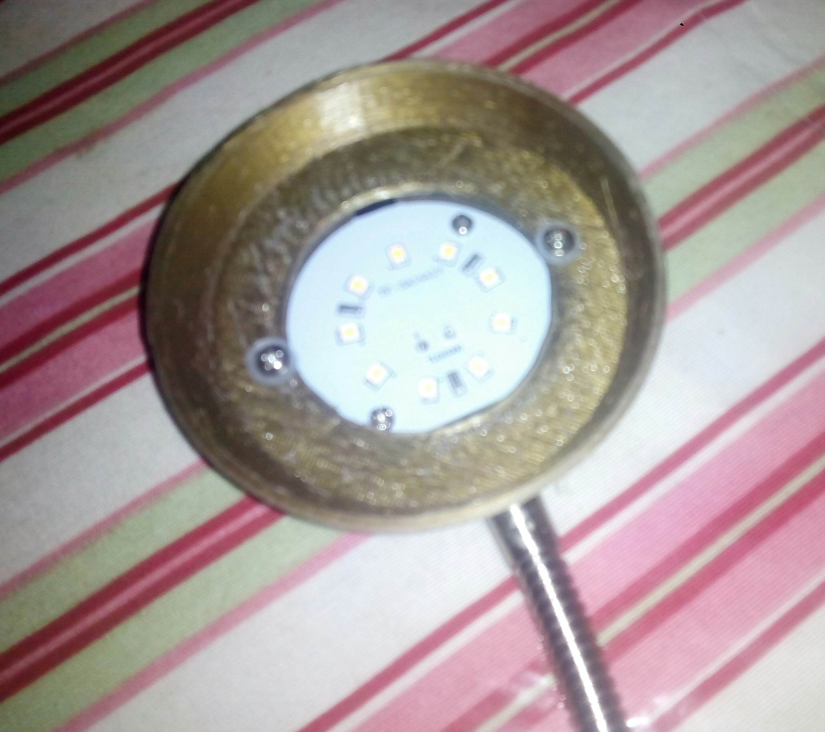 Foco Lampara. (lamp bulb?)