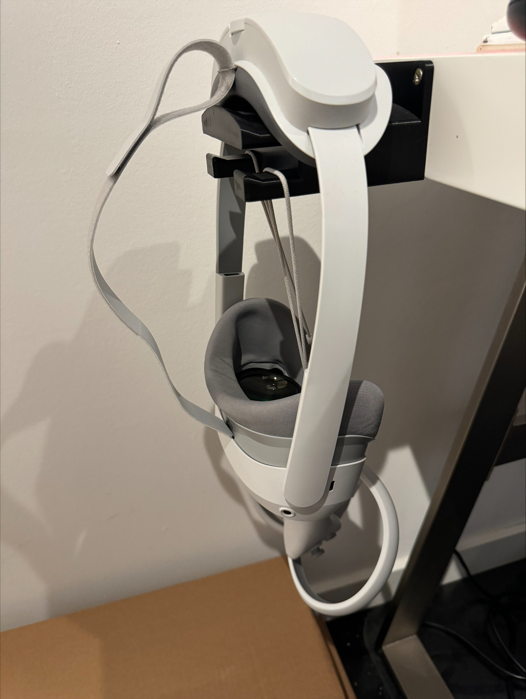 VR Headset Holder