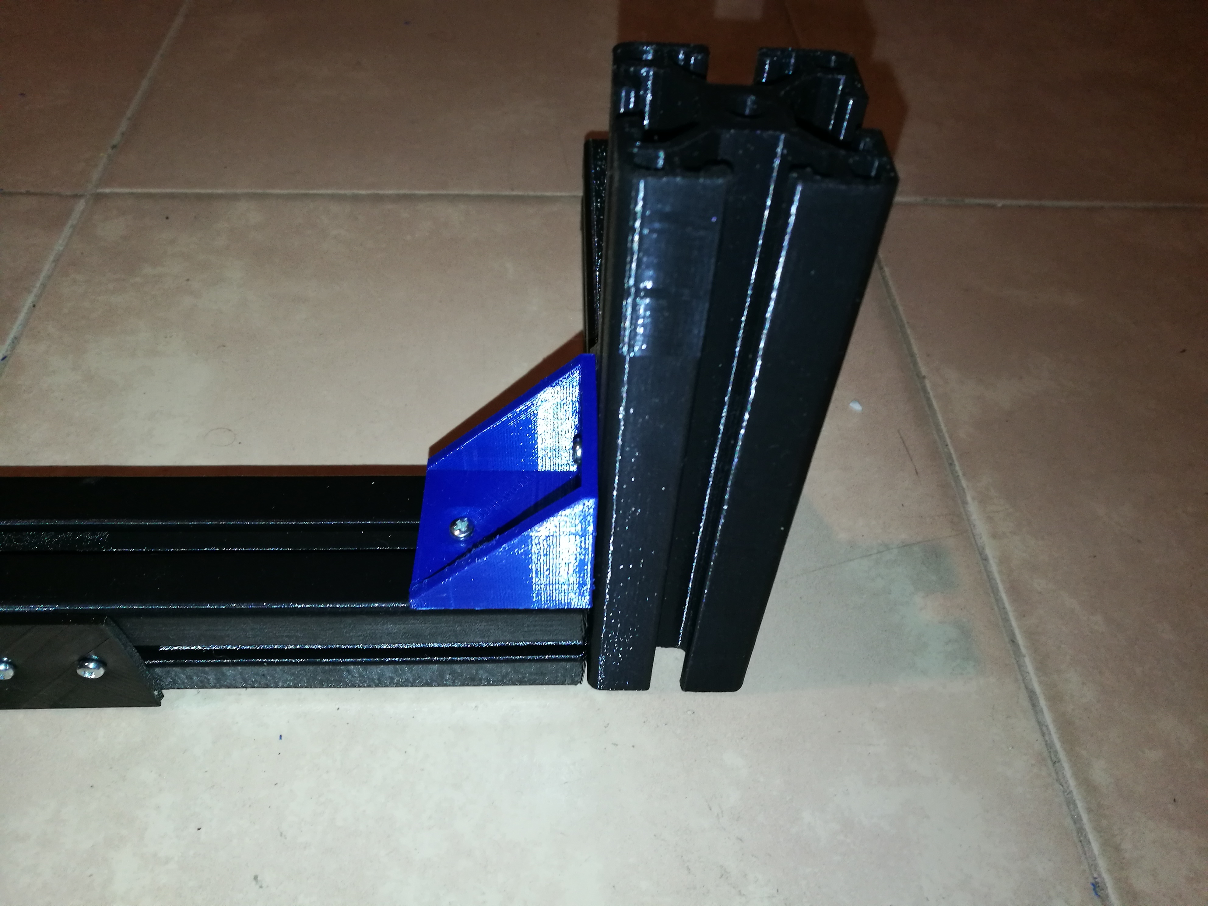 Perfil aluminio en pla anclaje