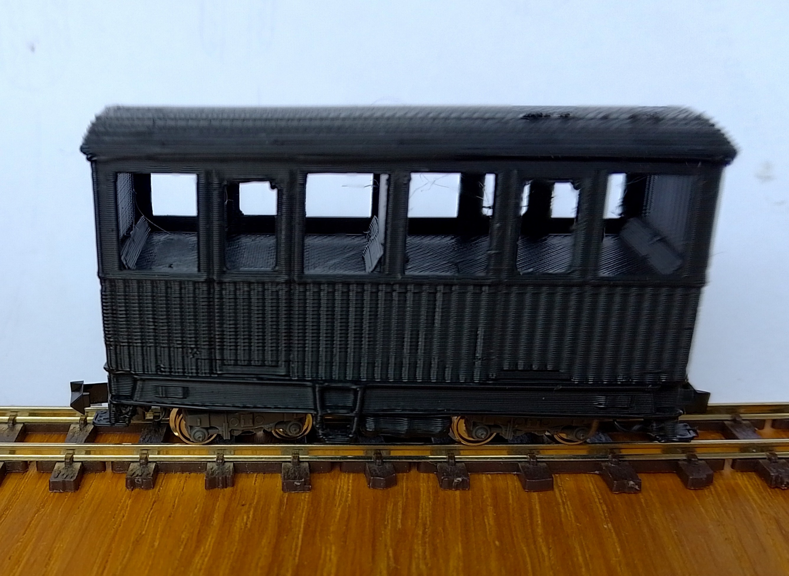 Powered coach for OO9 narrow gauge on Kato 11-105 chassis