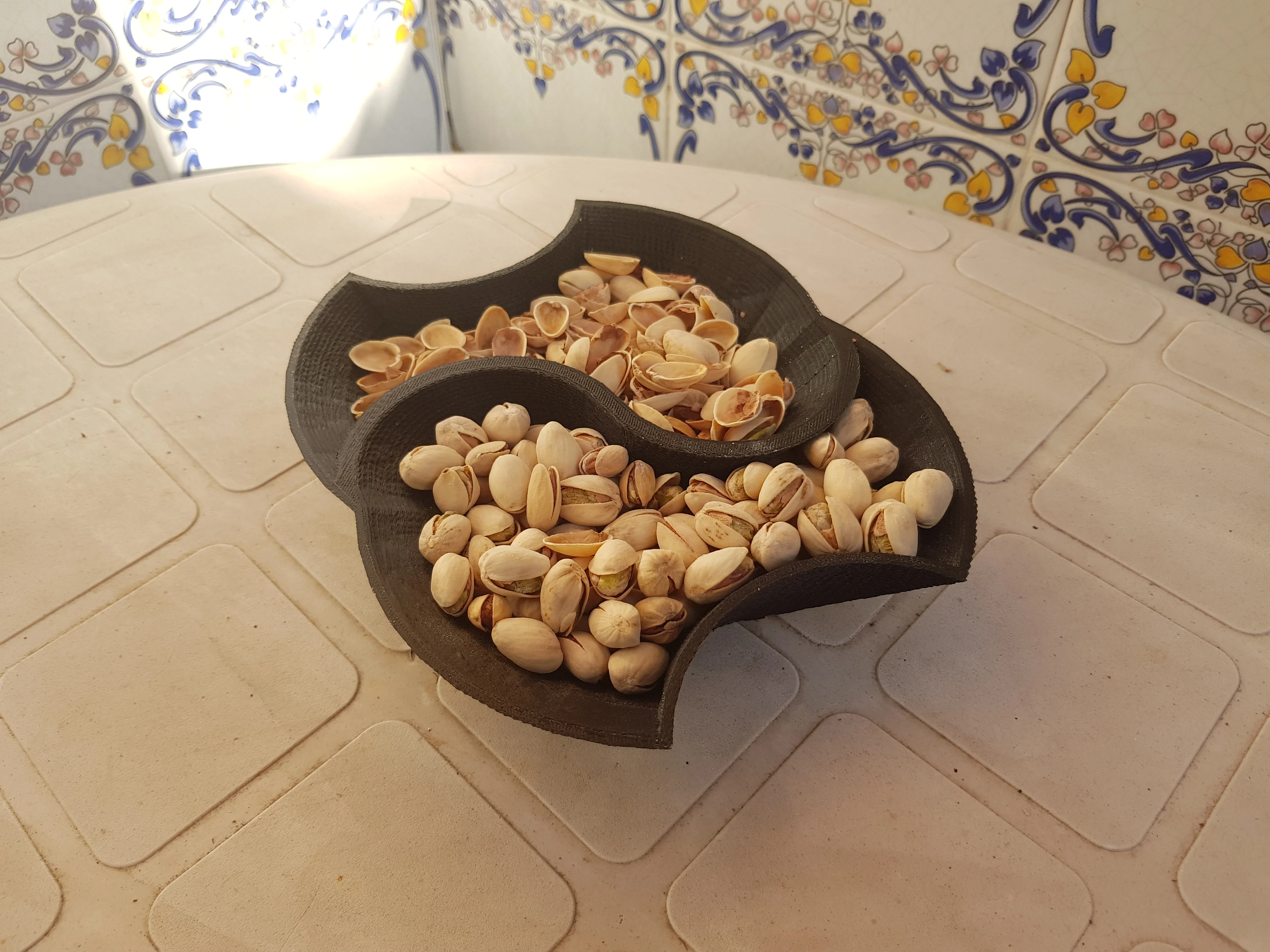 Shell separator bowl