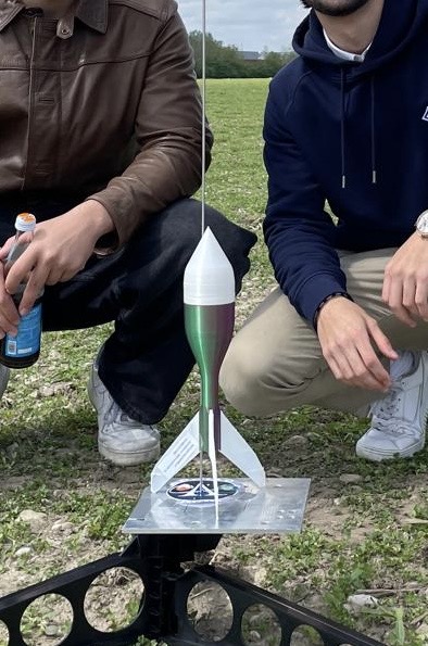 Rakete für TUM-Wettbewerb ApolloEGGteen