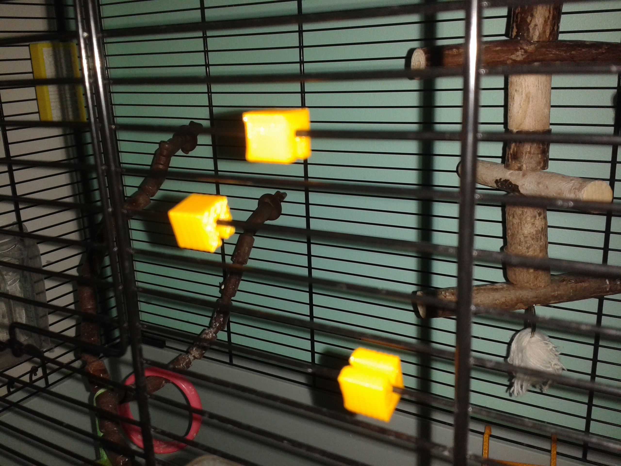 Square bead for petcage