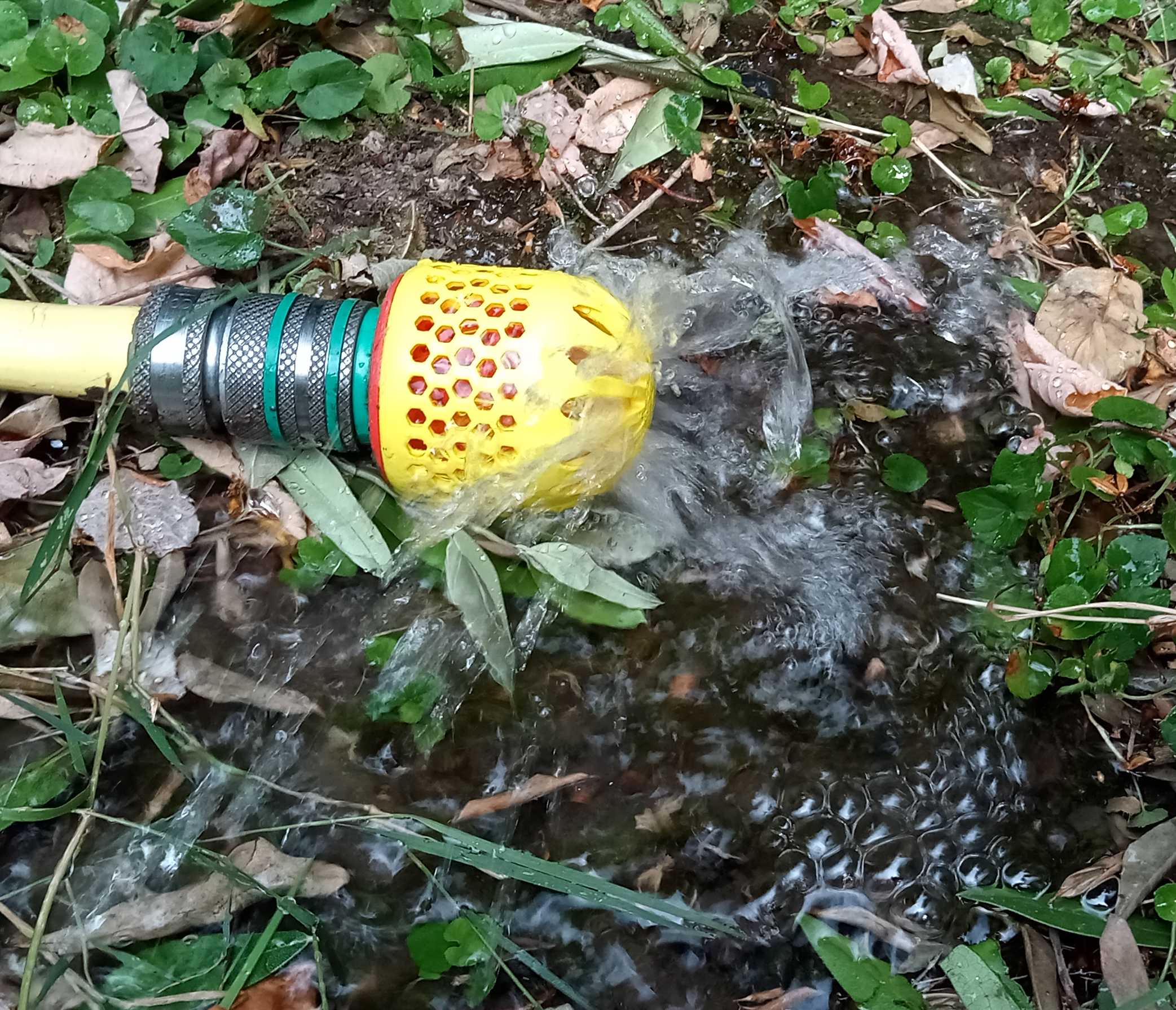 Garden water diffuser