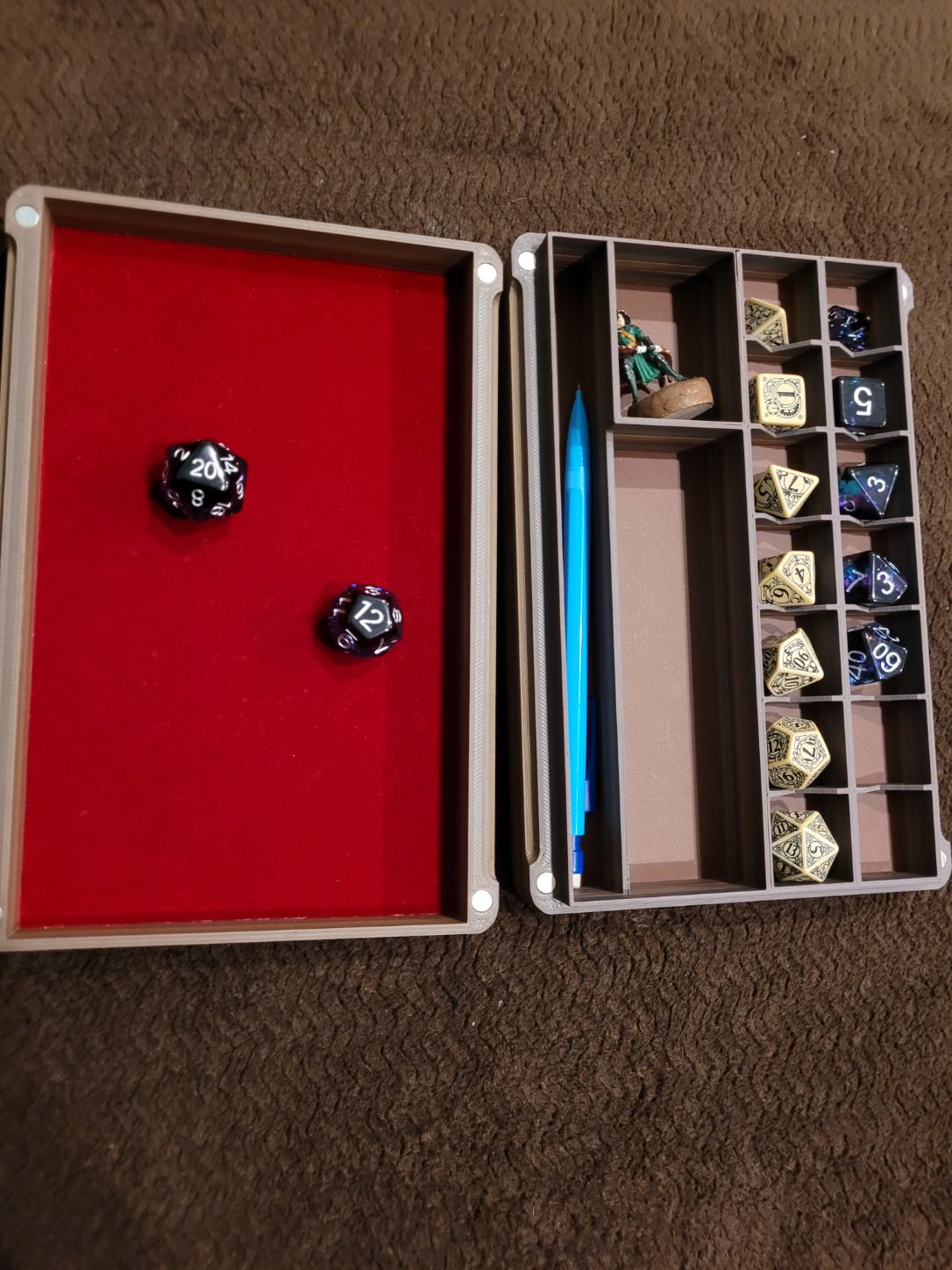 Phases of the (d20) moon dice box