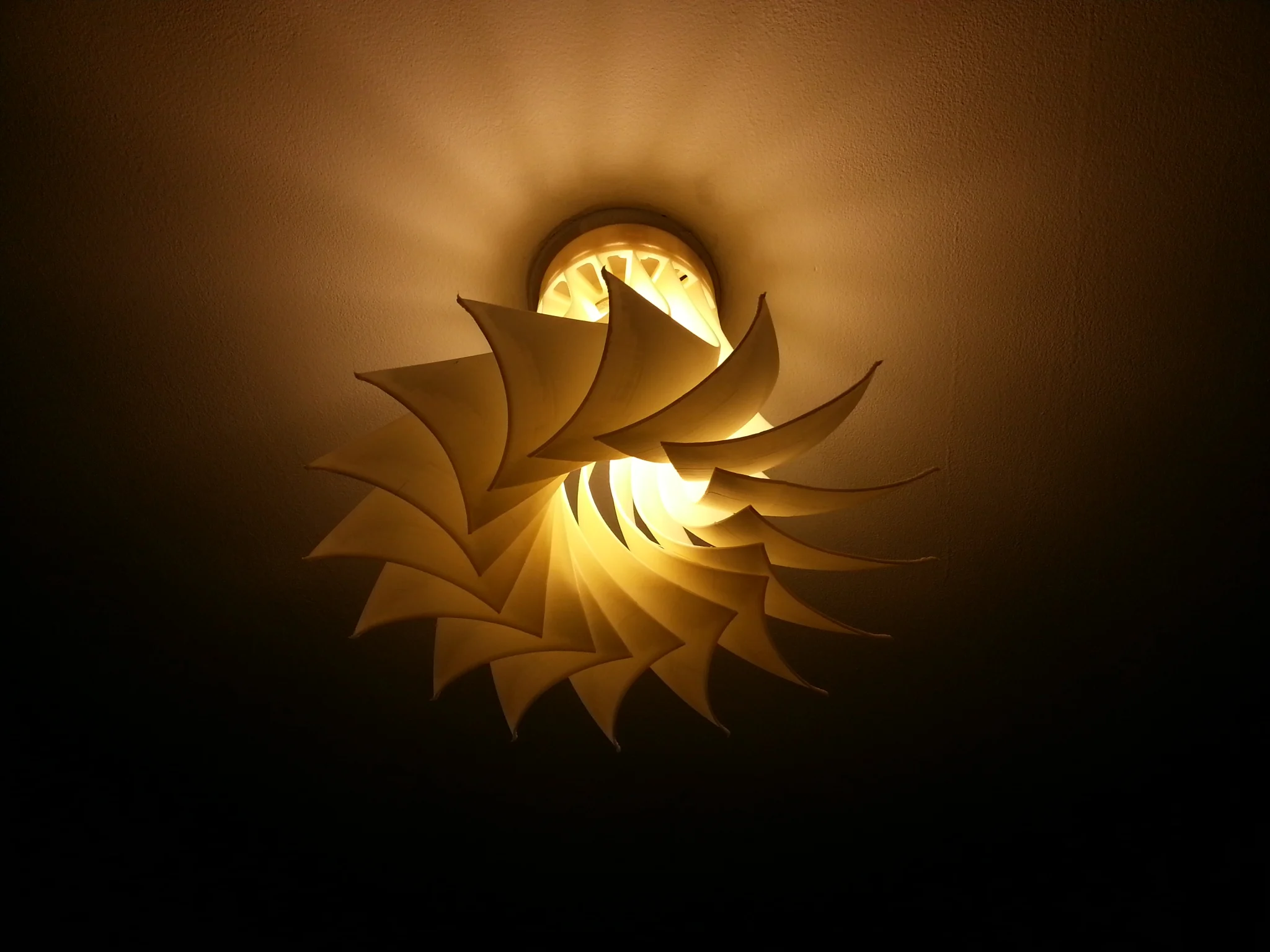 Turbine inspired lamp shade