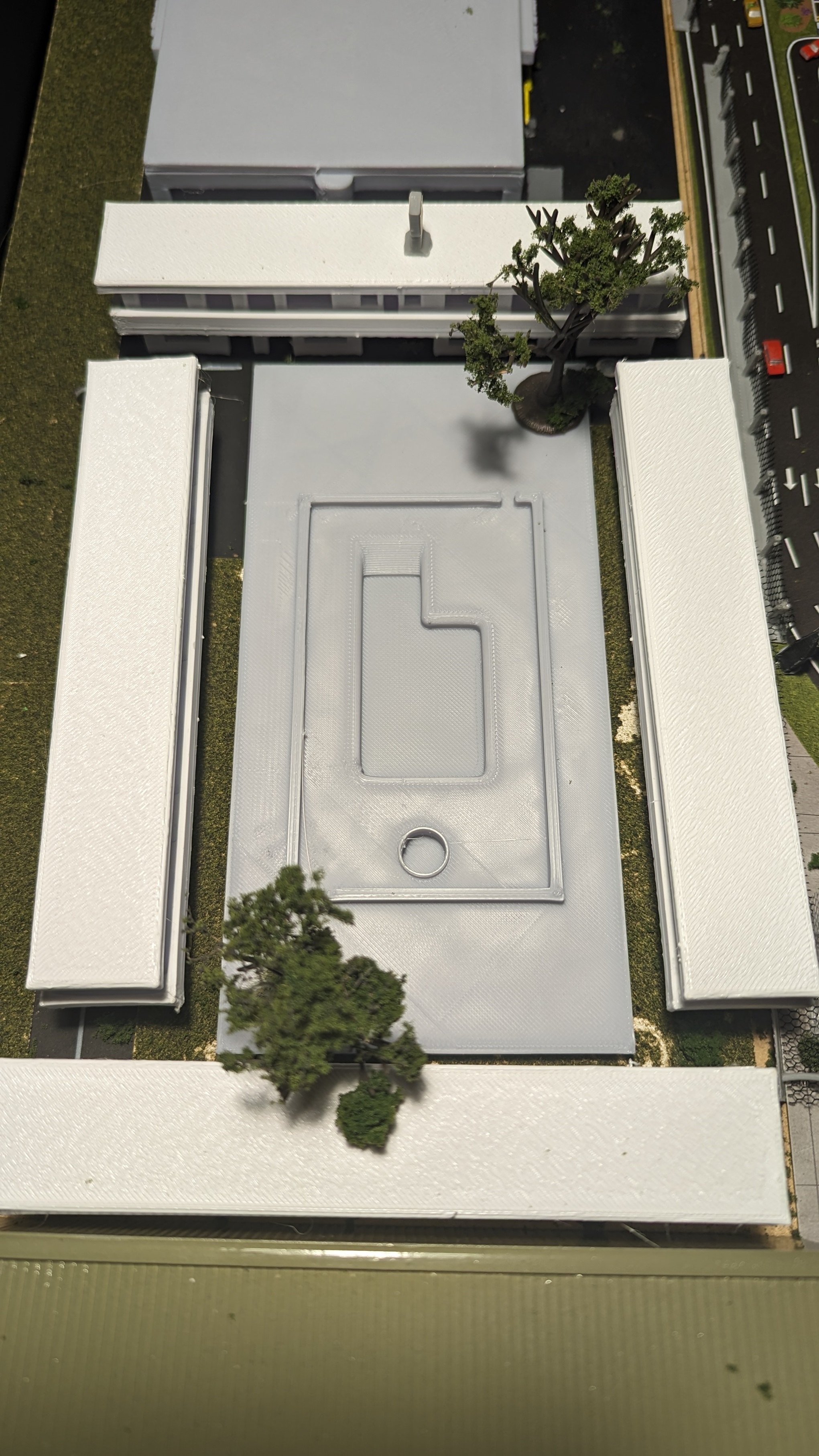 1:400 airport motel poolside platform