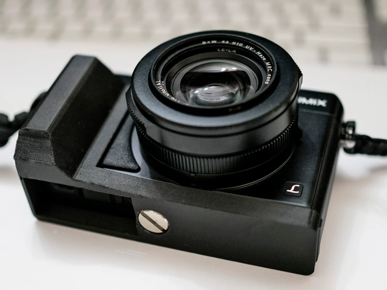 Panasonic Lumix LX100 handgrip