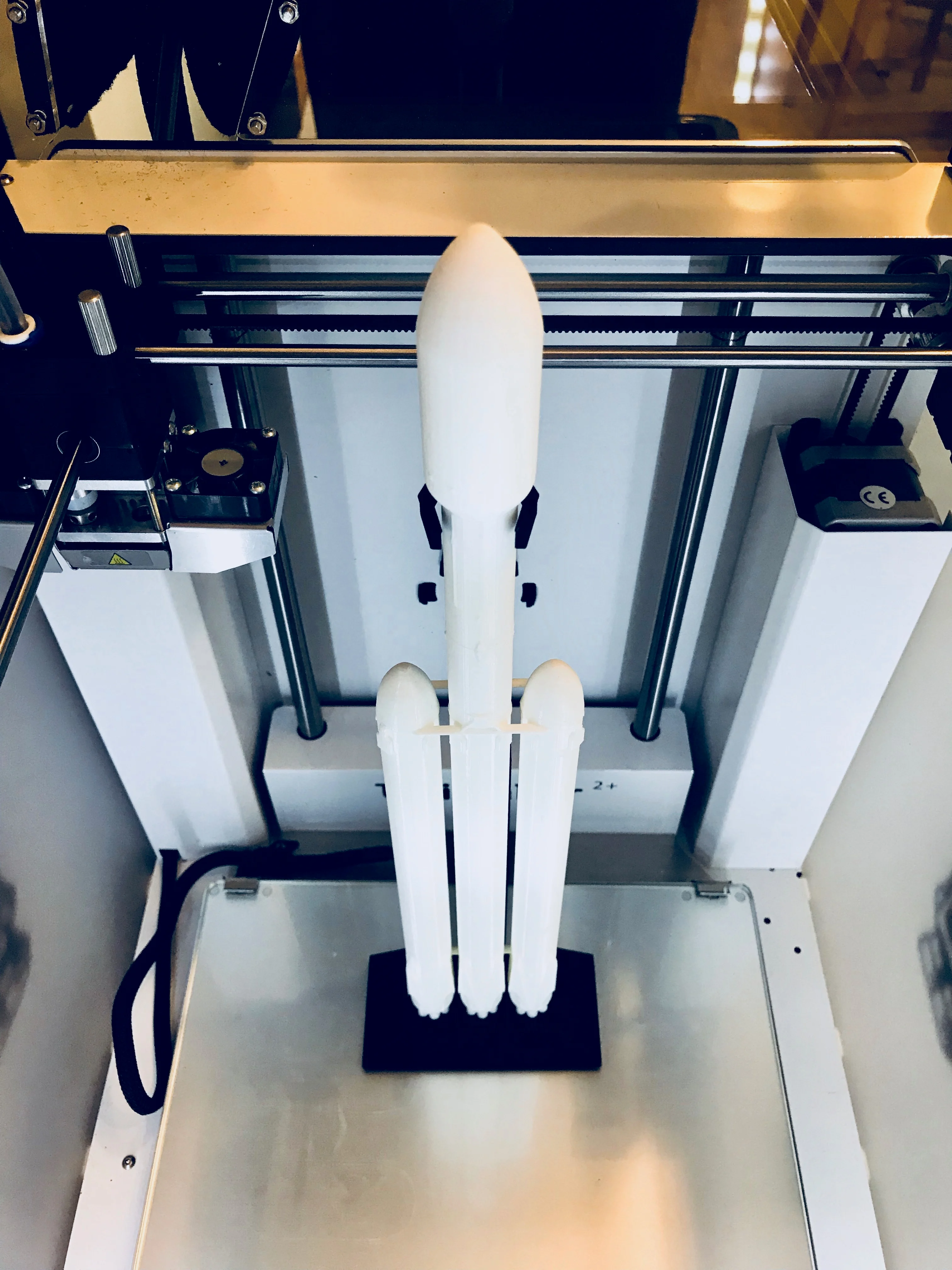 SpaceX Falcon Heavy (1/200 scale)
